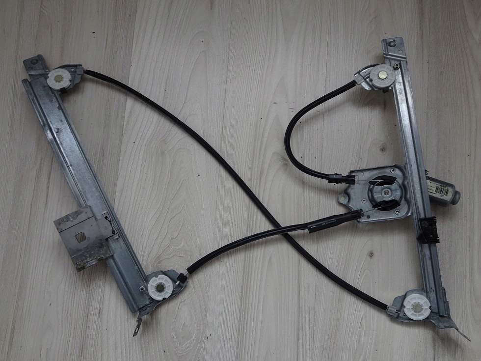 PODNOŚNIK SZYBY OPEL TIGRA B PRZÓD PRAWY 2004-2010