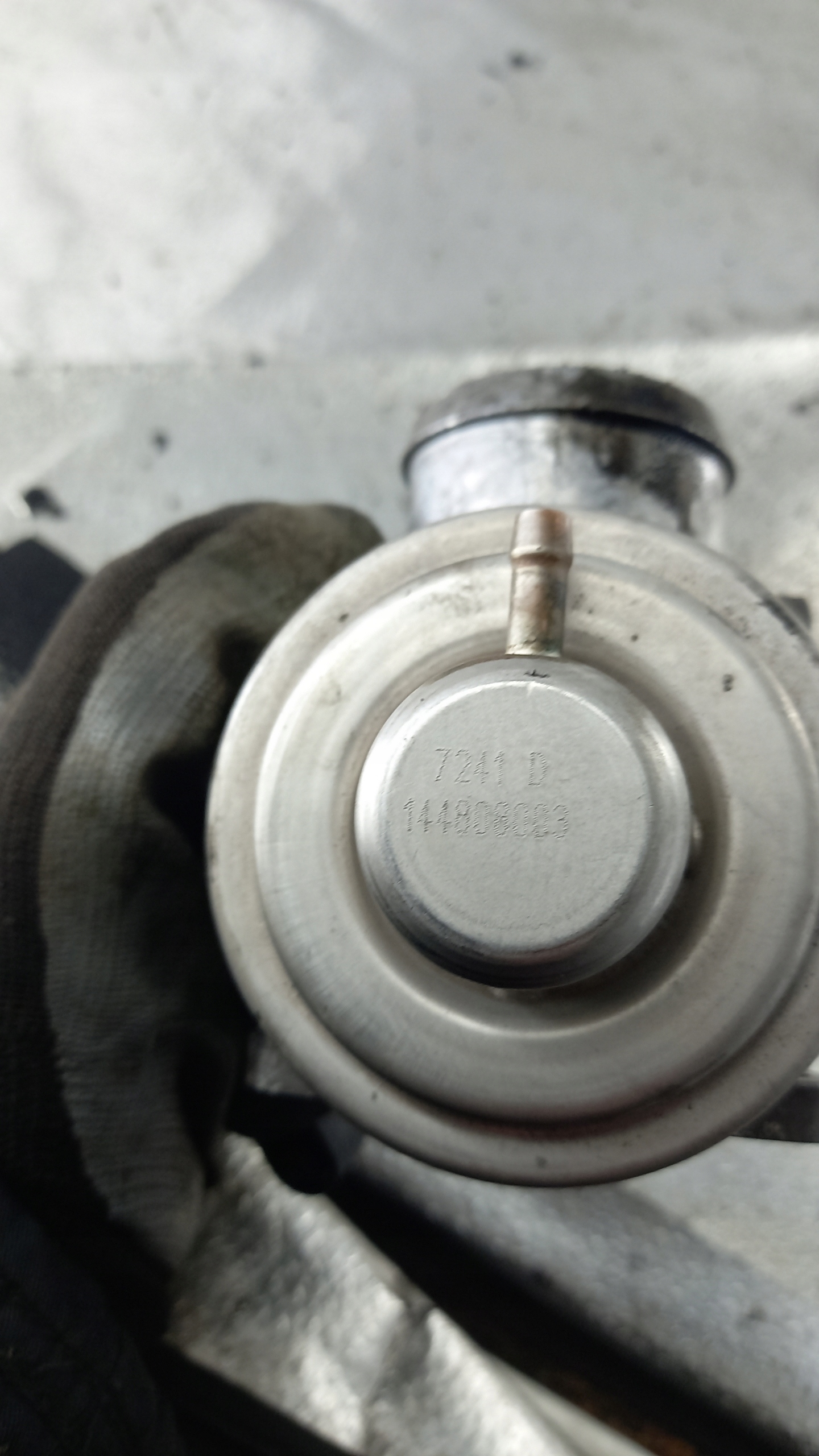 Клапан рециркуляции ОГ AUDI A4 B5 01R 1.9 TDI универсал