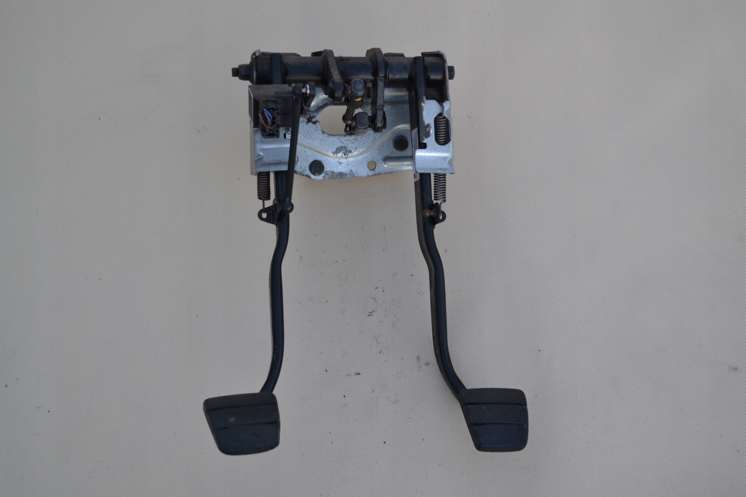 1731238 1435680 - SCANIA R 420 ПЕДАЛИ ТОРМОЗА СЦЕПЛЕНИЯ