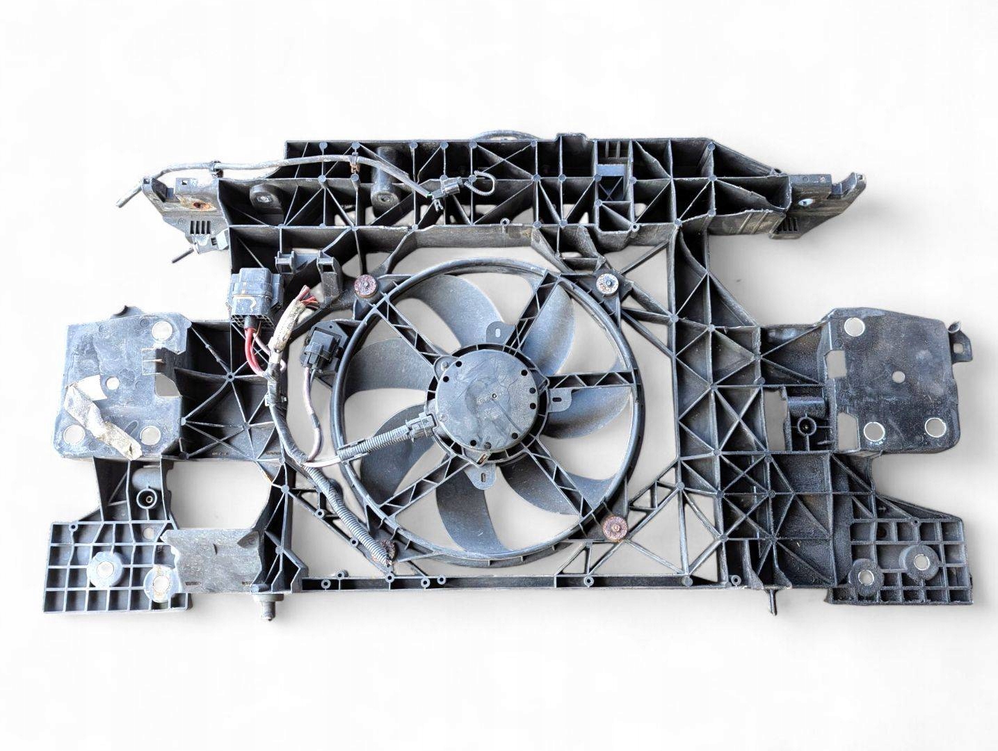 support panel for radiators pillar iron Renault Scenic 3 2010 752100007R