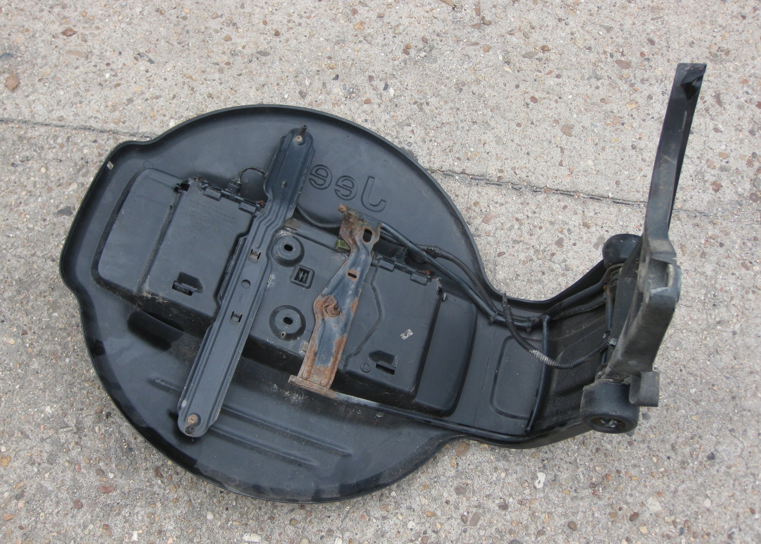 JEEP CHEROKEE LIBERTY KJ Support plaque Poignée Roues de la roue de secours