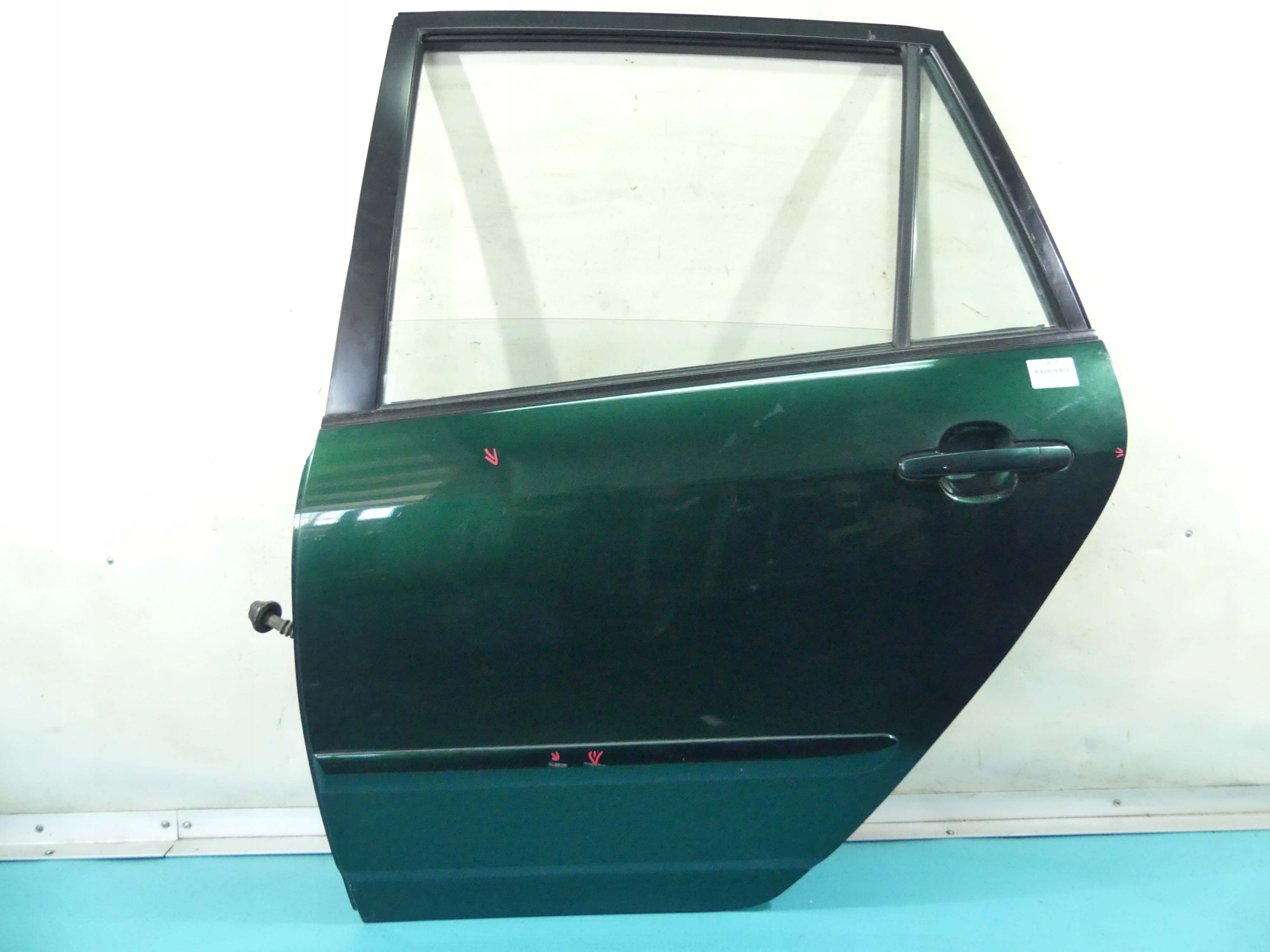 DRZWI TYŁ LEWE COROLLA VERSO I 01-04 6R4