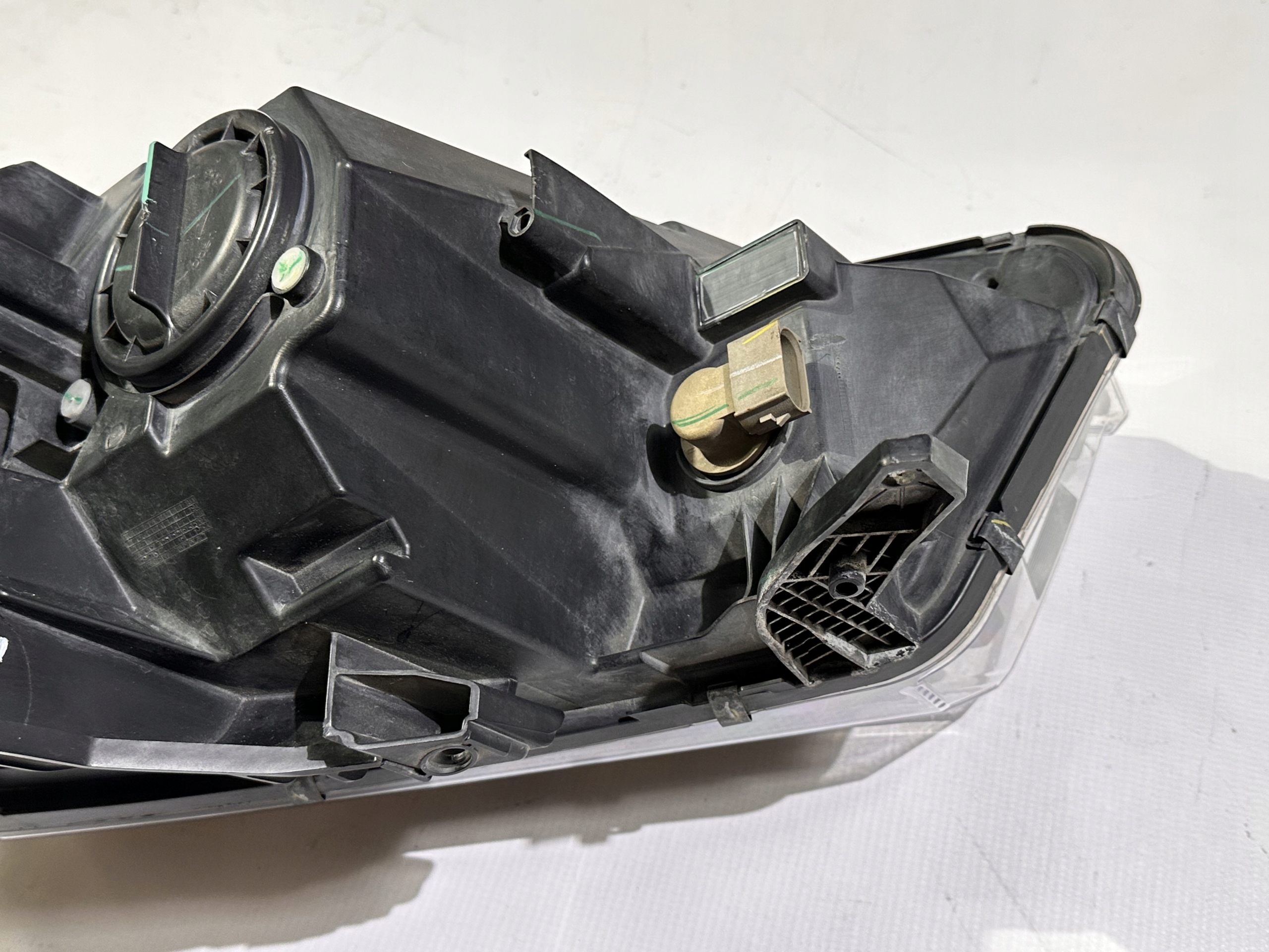 light front front right Chevrolet Camaro 2016+