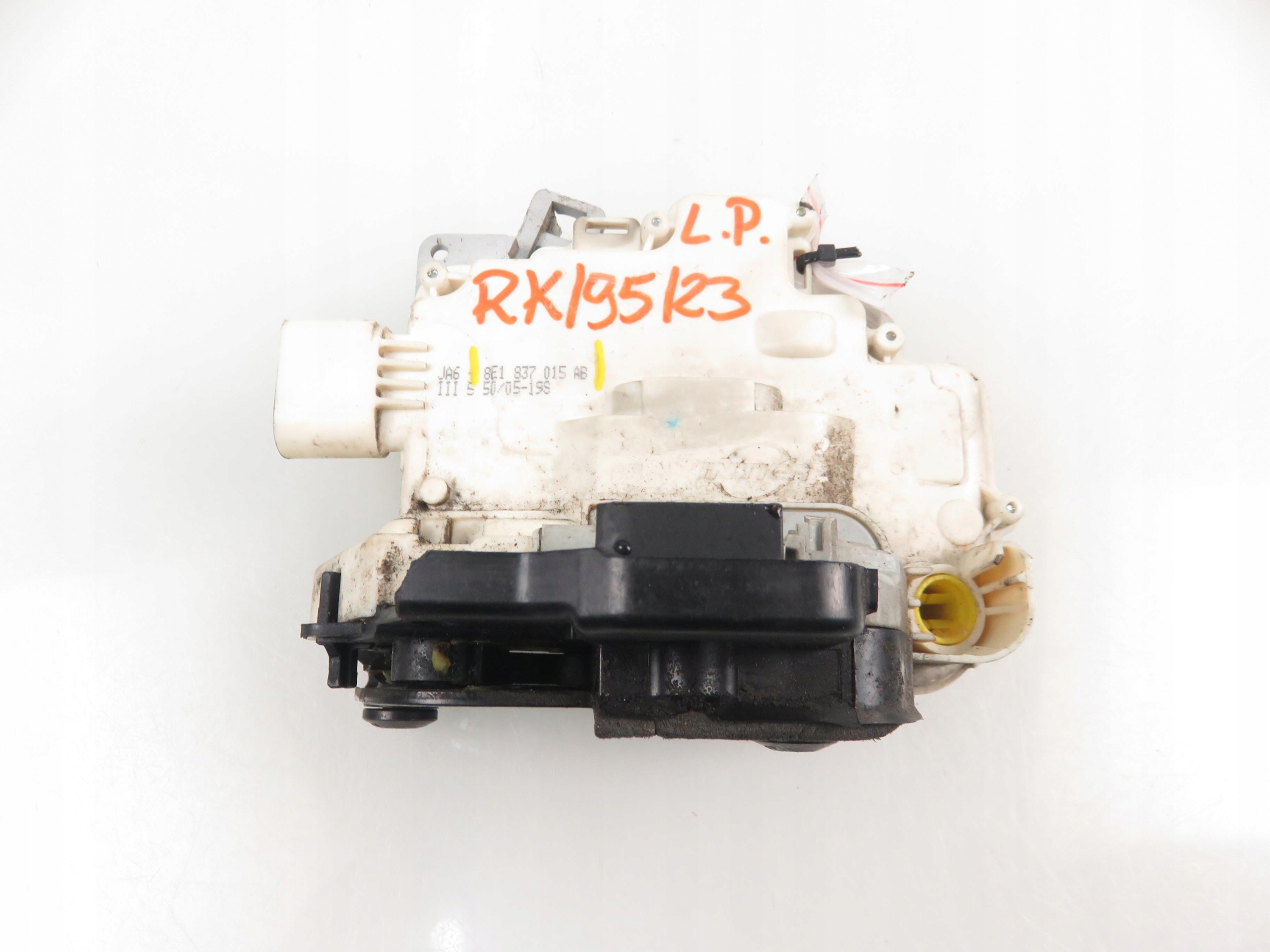 8E1 837 - Замок передний левый AUDI A4 B7 8E1837015AB