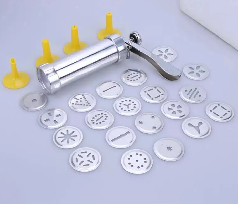 MASZYNKA DEKORATOR PRASKA DO CIAST TORTÓW SZPRYCA DO CIASTEK 24 ELEMENTY Rodzaj akcesoriów maszynka do ciastek