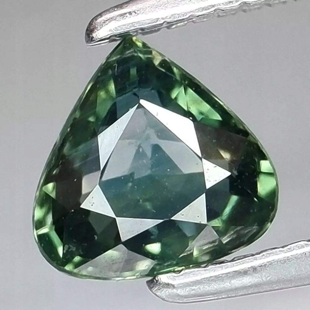 Přírodní Safír 0.68ct Zelená Slza eCertifikát Wbd