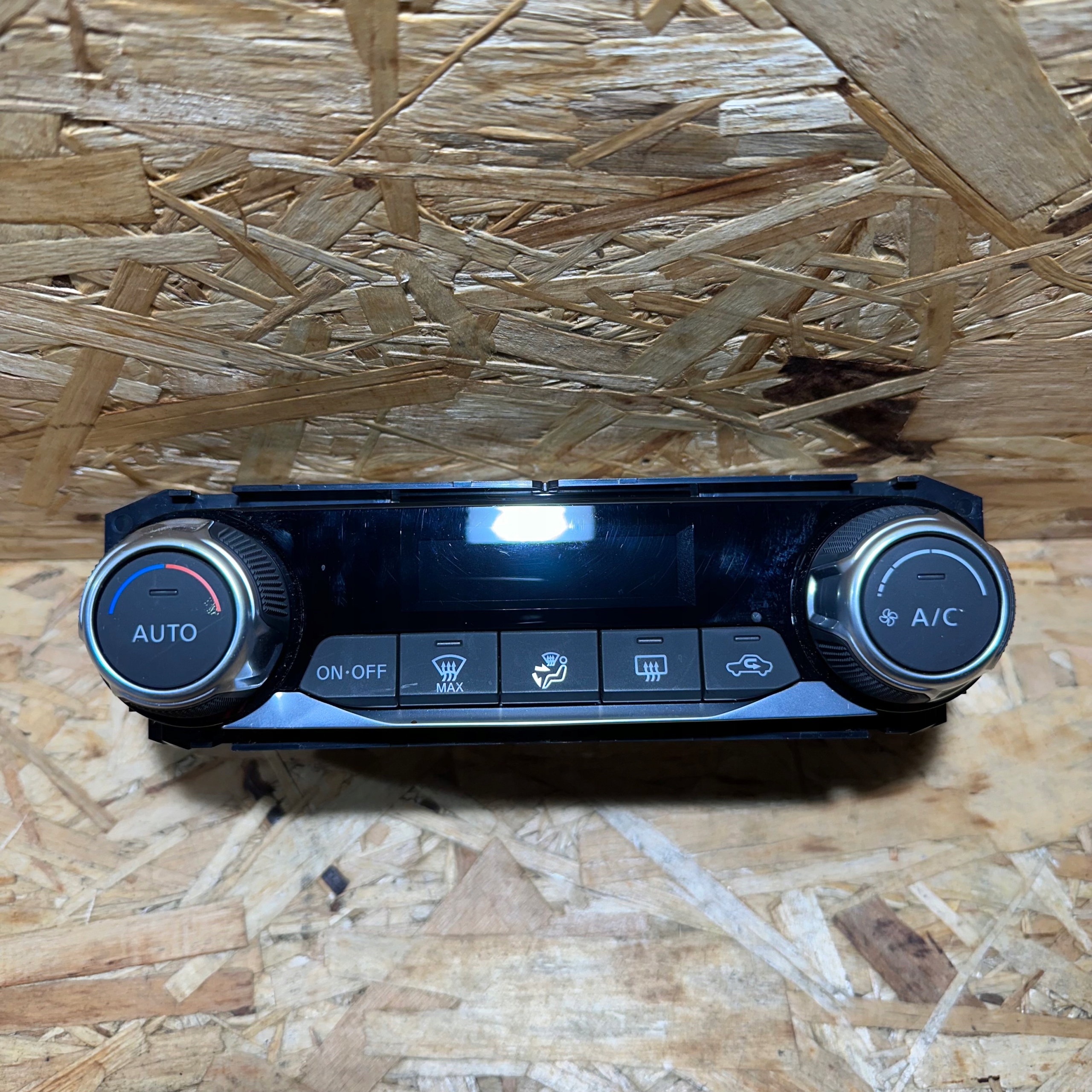 vezérlö panel a klímának NISSAN MICRA V K14