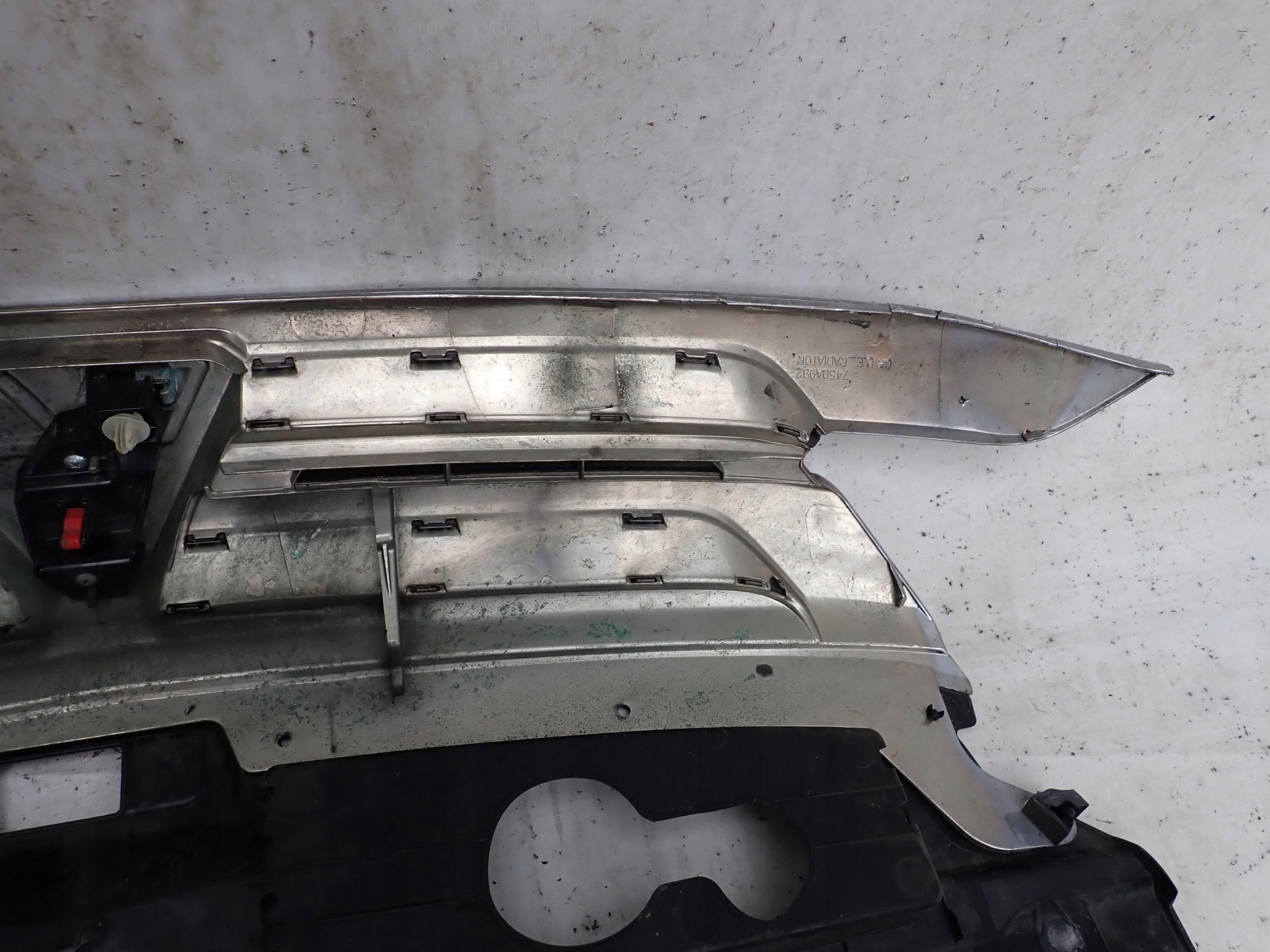 MITSUBISHI OUTLANDER III 15-18 grill grille radiator