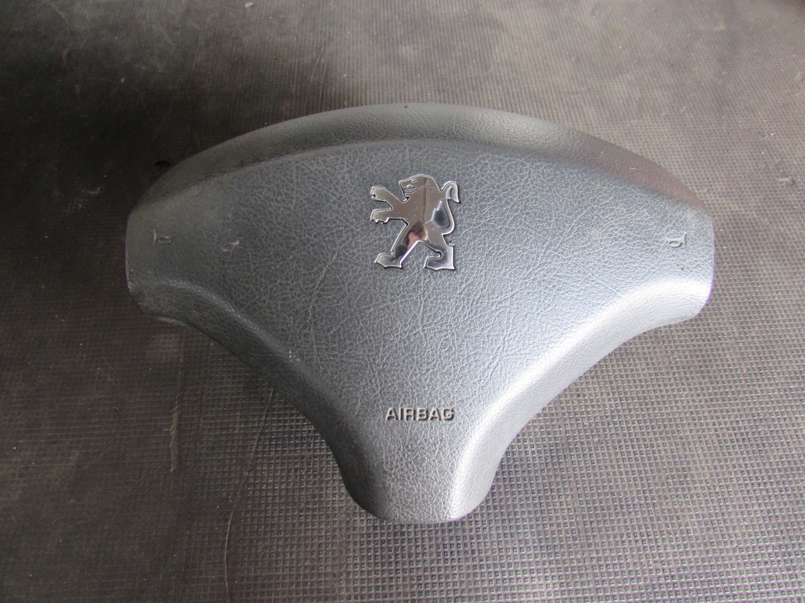 торпеда Подушки peugeot 3008 и 09-13r