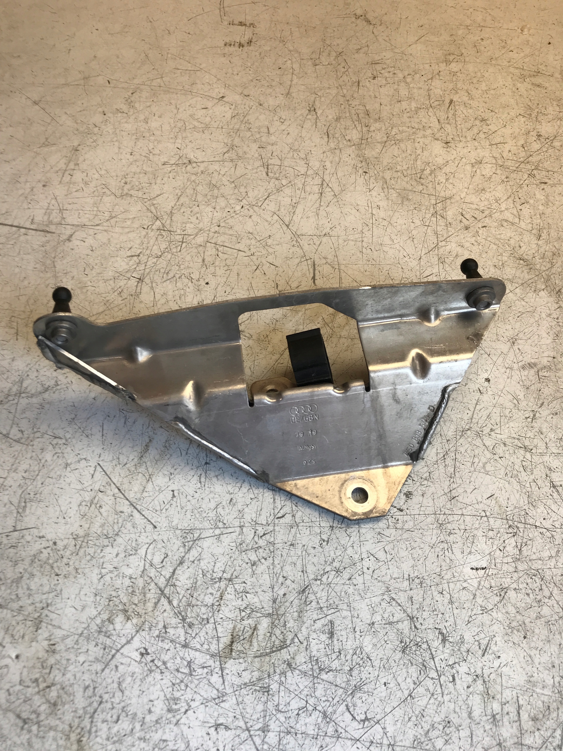 AUDI R8 PLUS 4S 5 2 MOCOWANIE FILTRA POWIETRZA Part number 4S0813546D