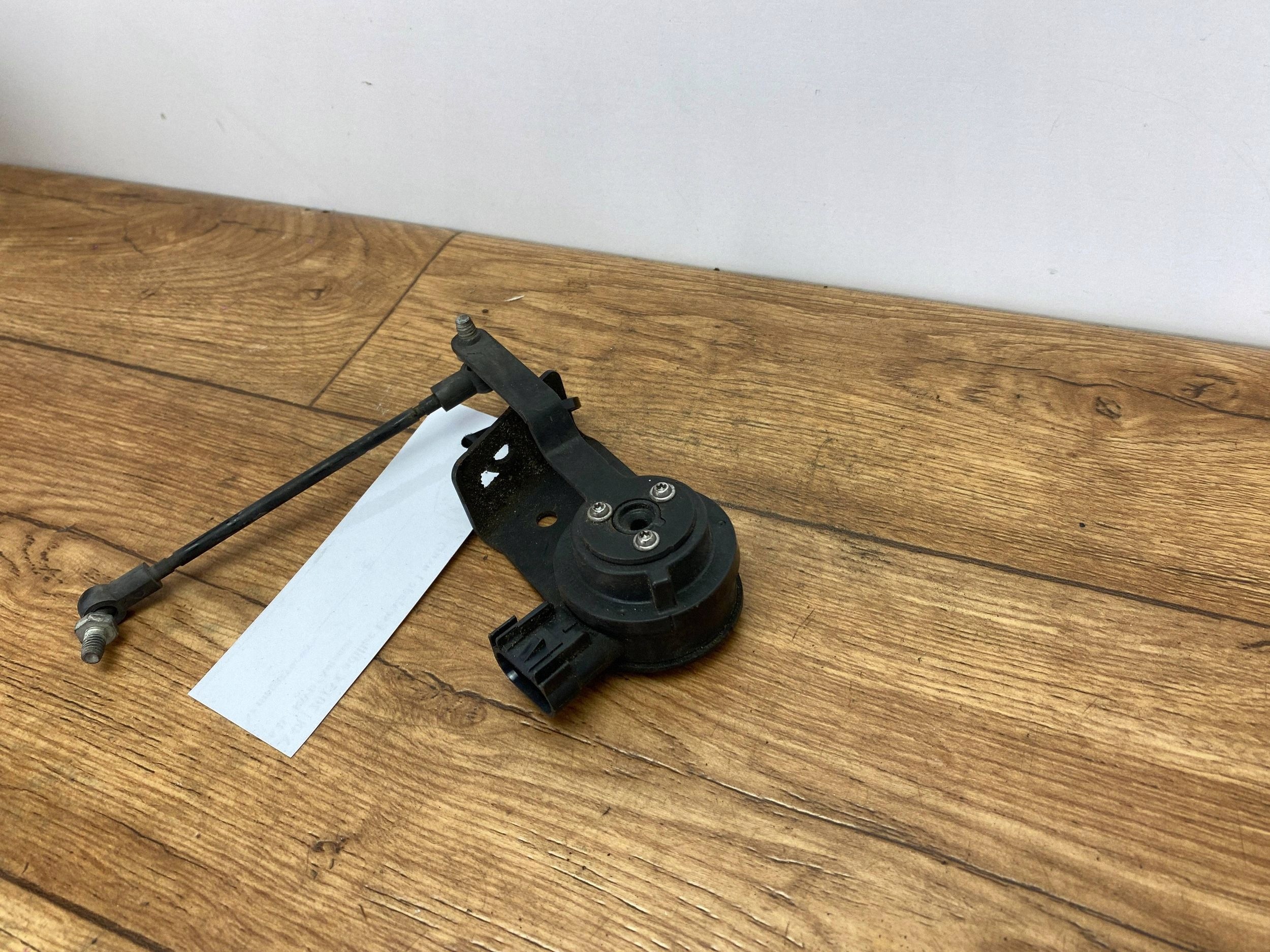 sensor poziomowania Cadillac Escalade IV 2015+