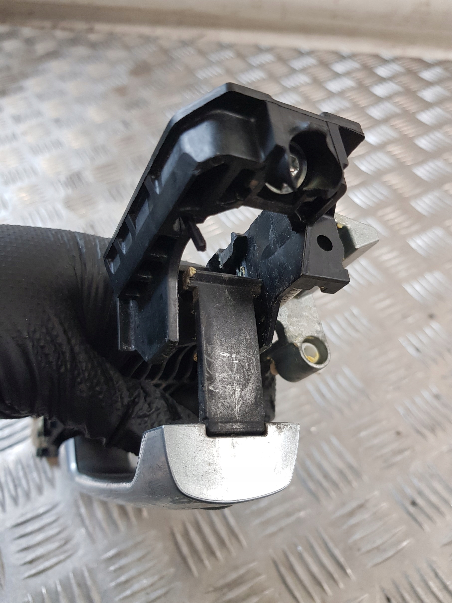handle exterior left front + lock cylinder MAZDA 6 III GJ 15R- K: 45P