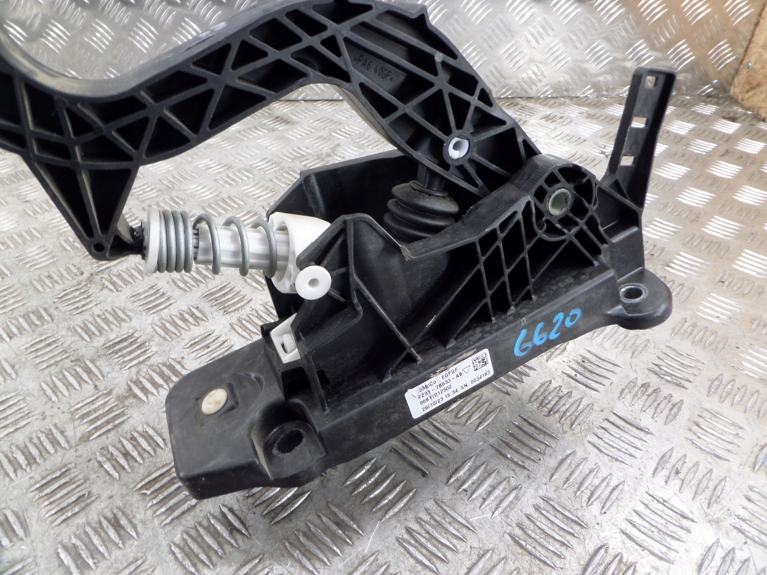 Kupplungspedal FORD TRANSIT CUSTOM MK2 24r- PZ31-7B633-AB