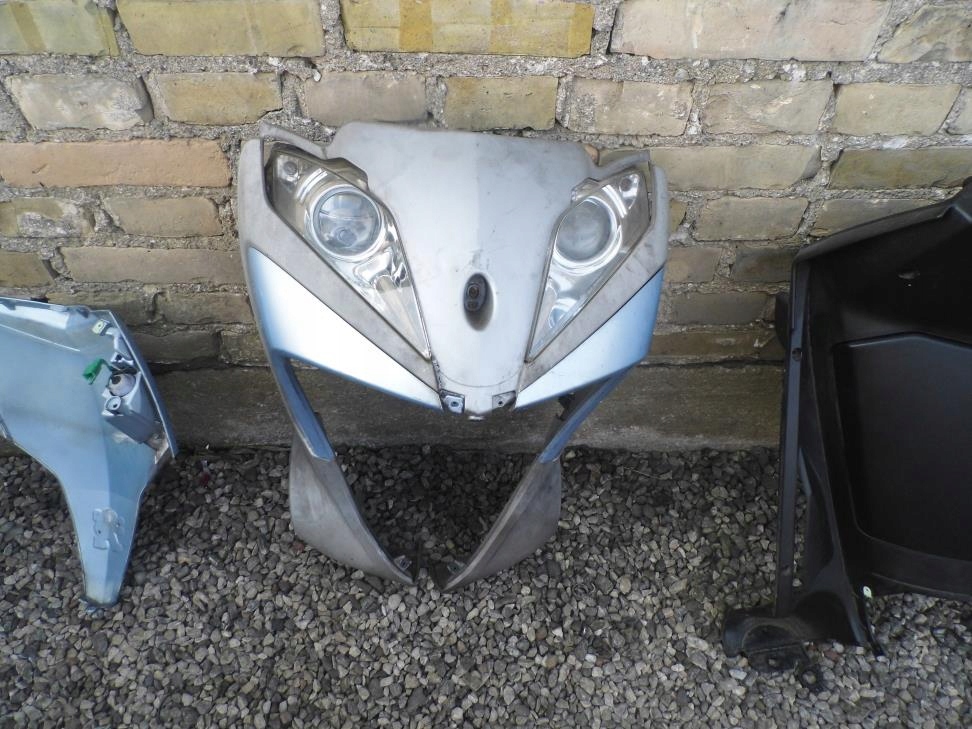 PEUGEOT GEOPOLIS 250 LAMPA PRZÓD REFLEKTOR PRAWA