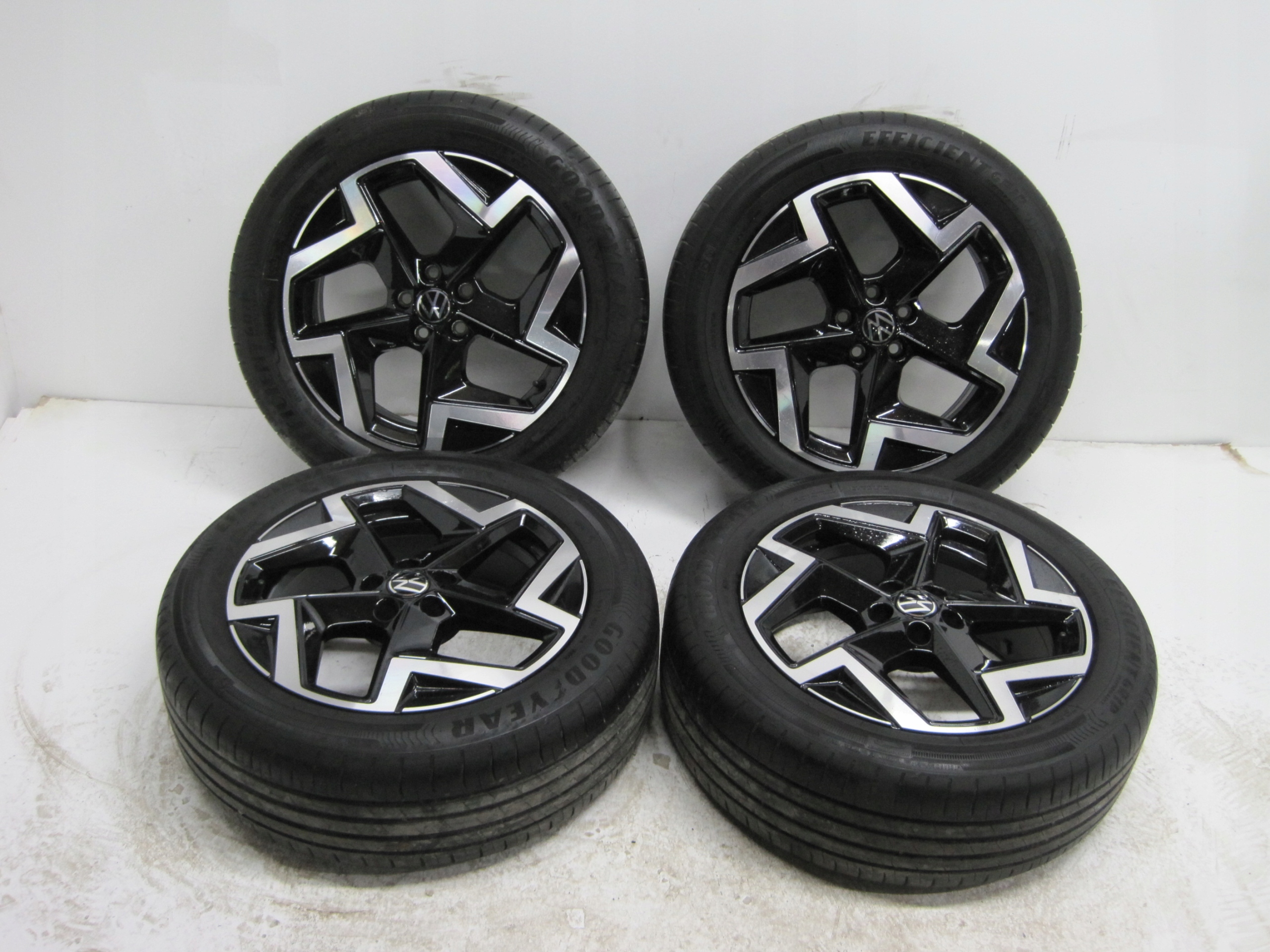 wheels discs tyres VW T-CROSS 2GM R17 5MM