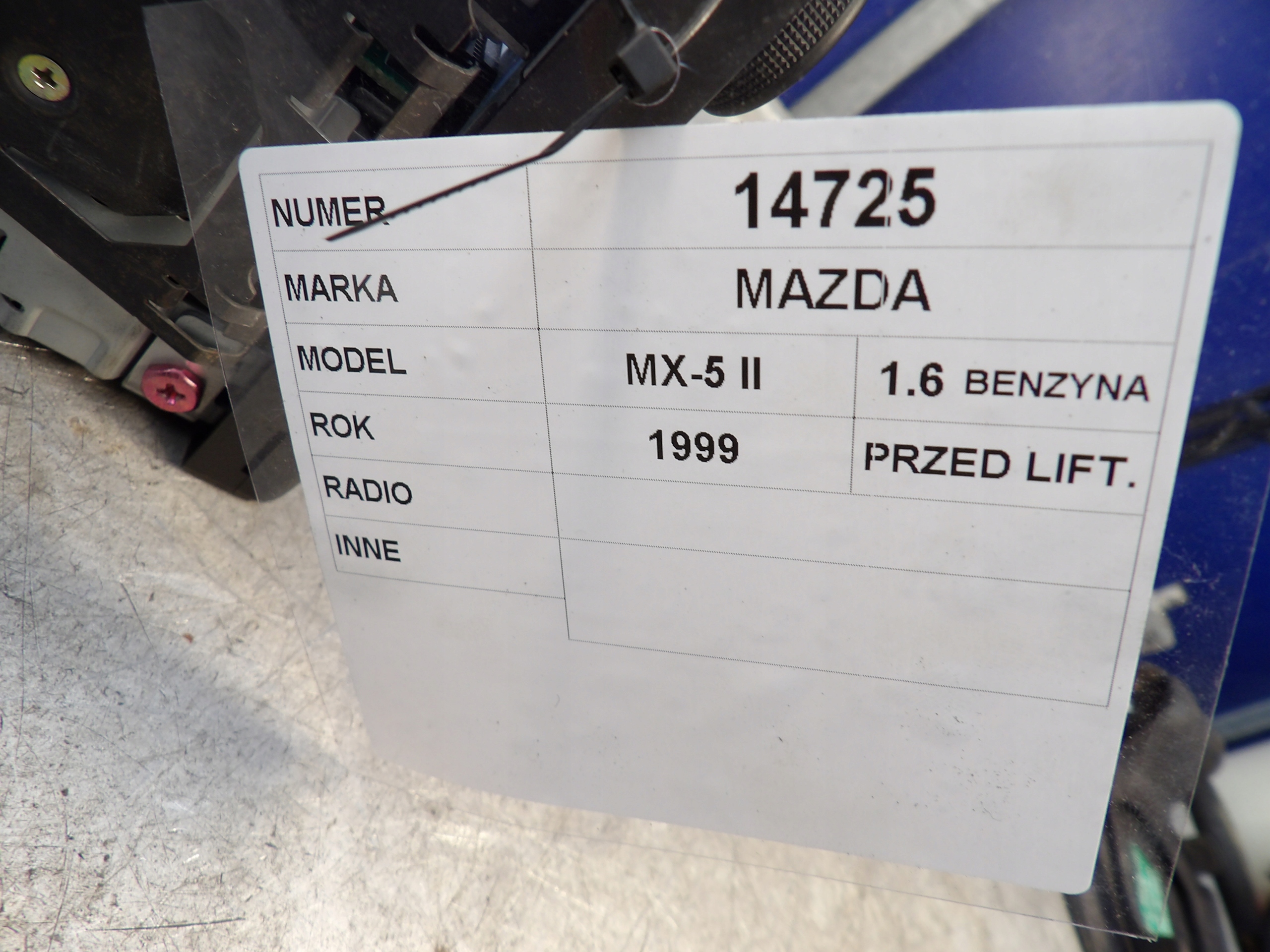 Mazda MX5 II radio 1,6B
