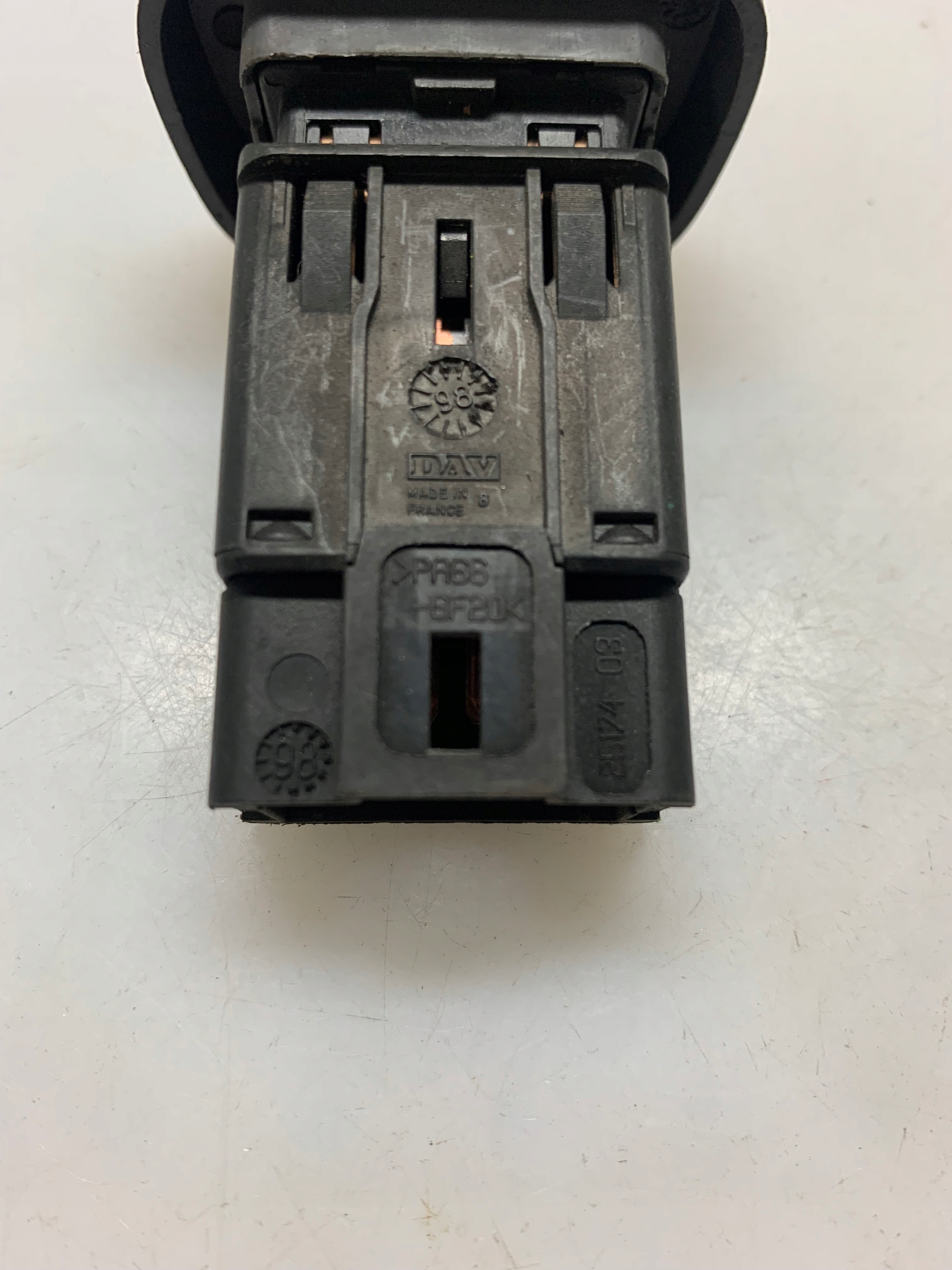 Schalter Leuchten des warnblickschalters RENAULT CLIO 421 820 B