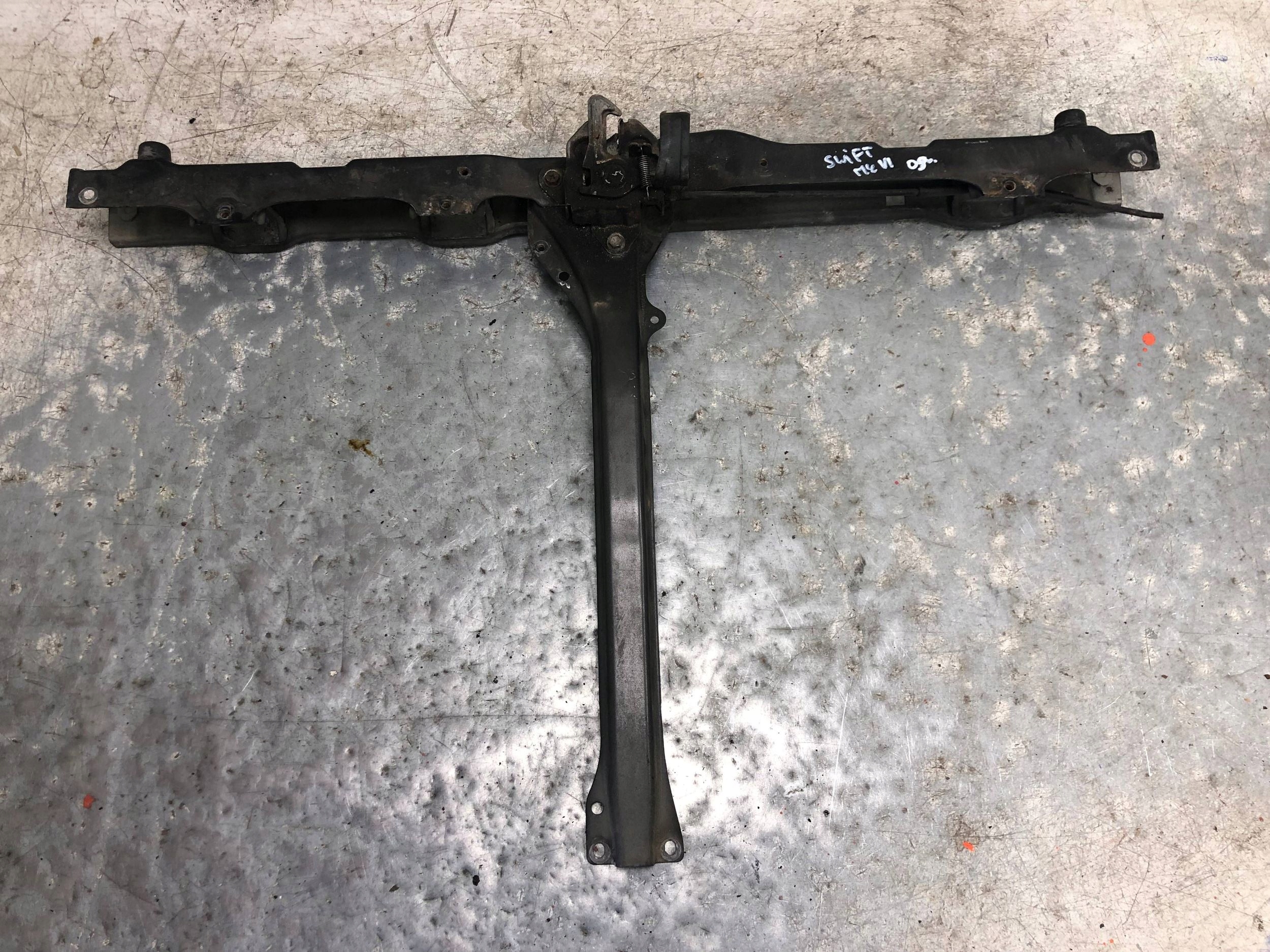 Horn výztuha stěny předního SUZUKI SWIFT MK6