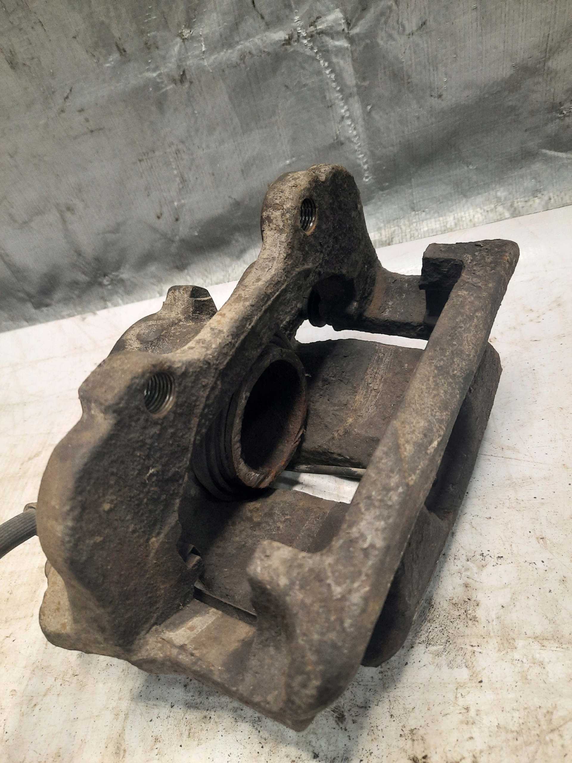 Peugeot 807 citroen c8 2.2 hdi caliper front left