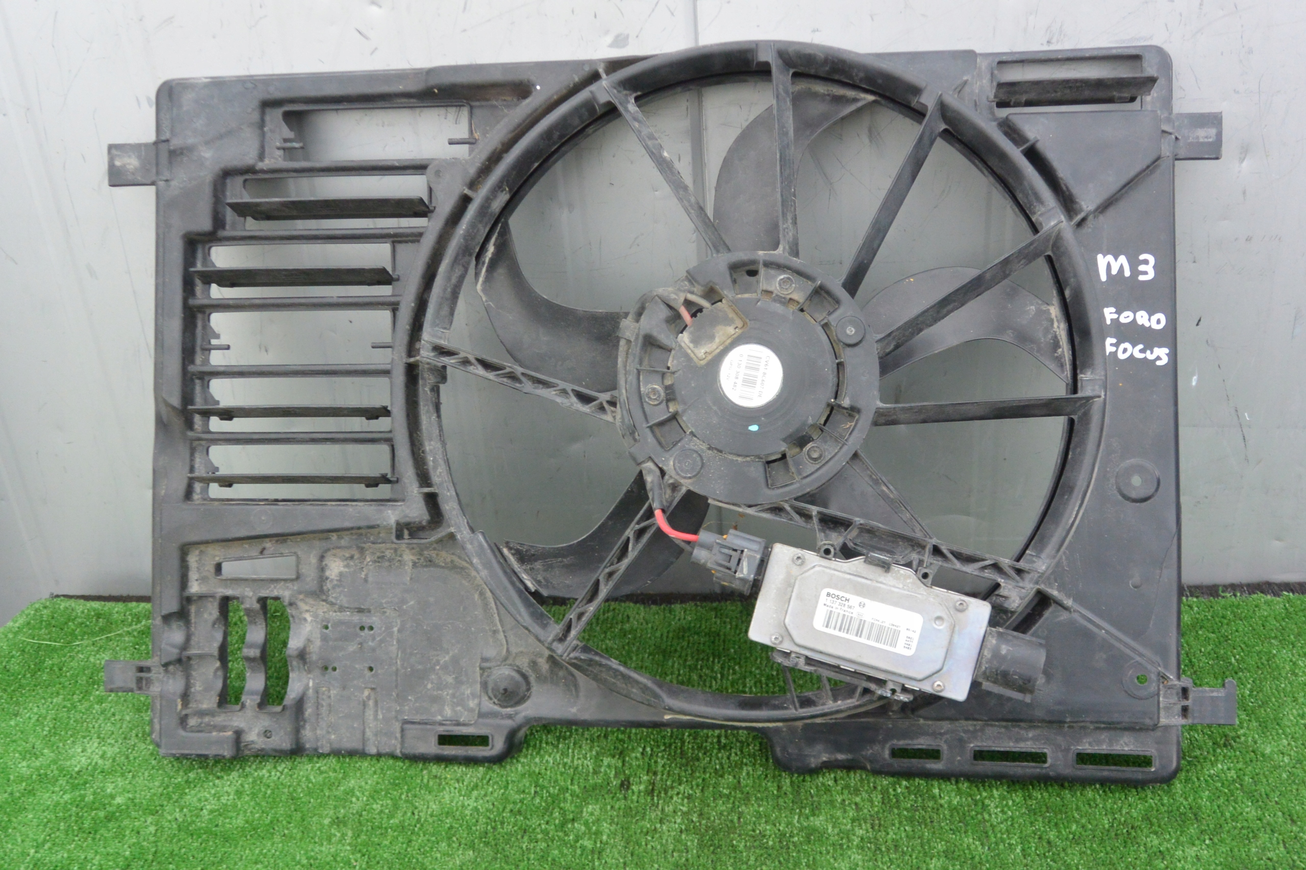 FORD FOCUS MK3 USA ESCAPE ventilátor chladiče