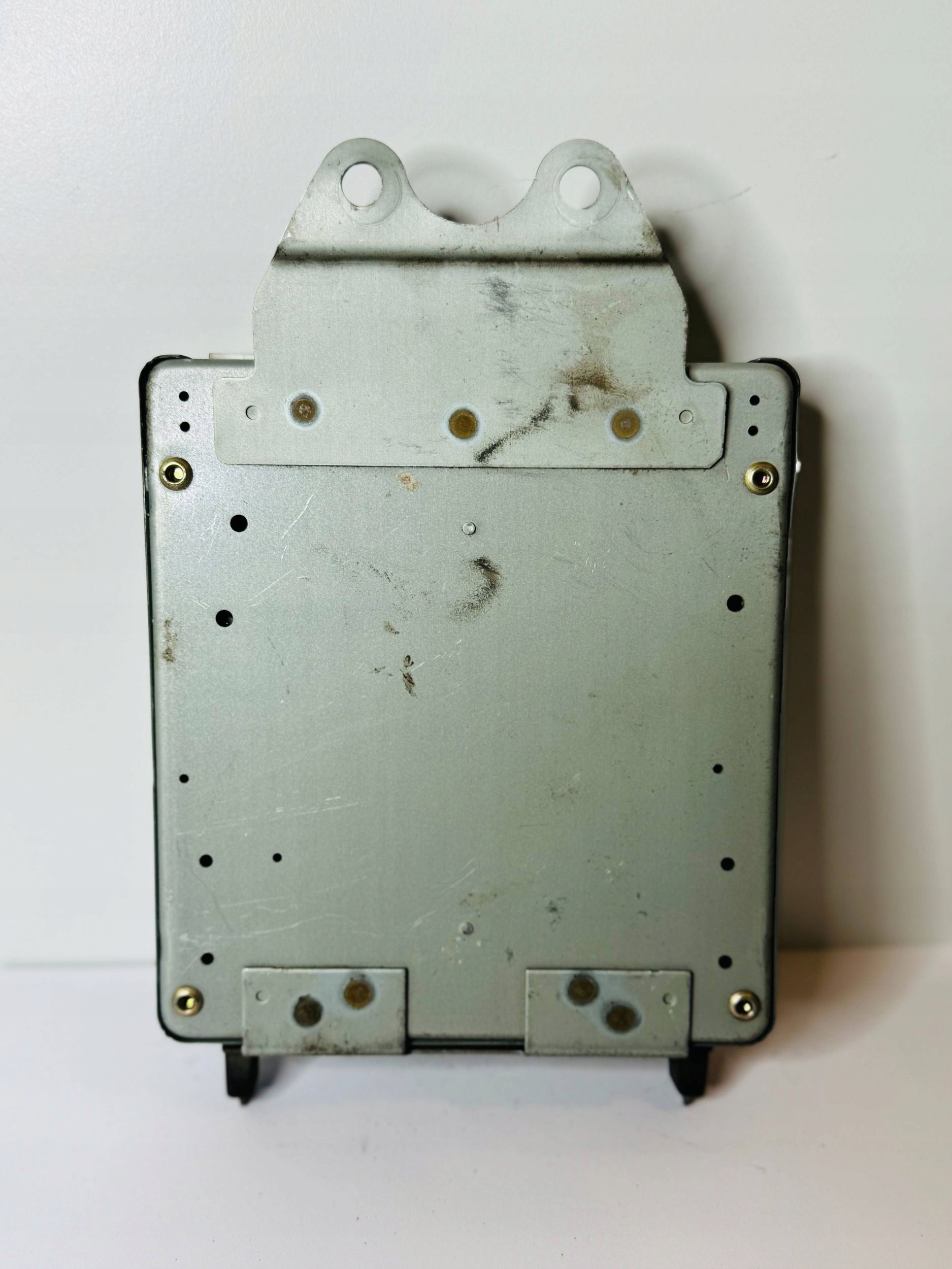computer of the engine control unit MITSUBISHI CARISMA 1.8 MD329098 E2T63286