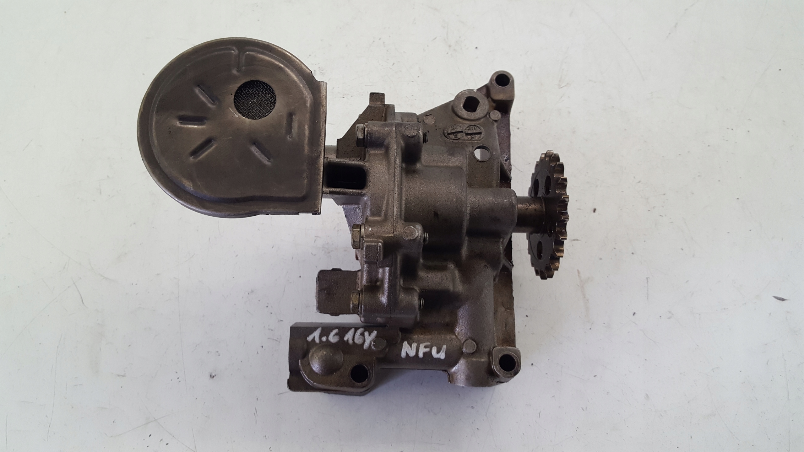 pumpa olaj 9621114110 NFU Peugeot