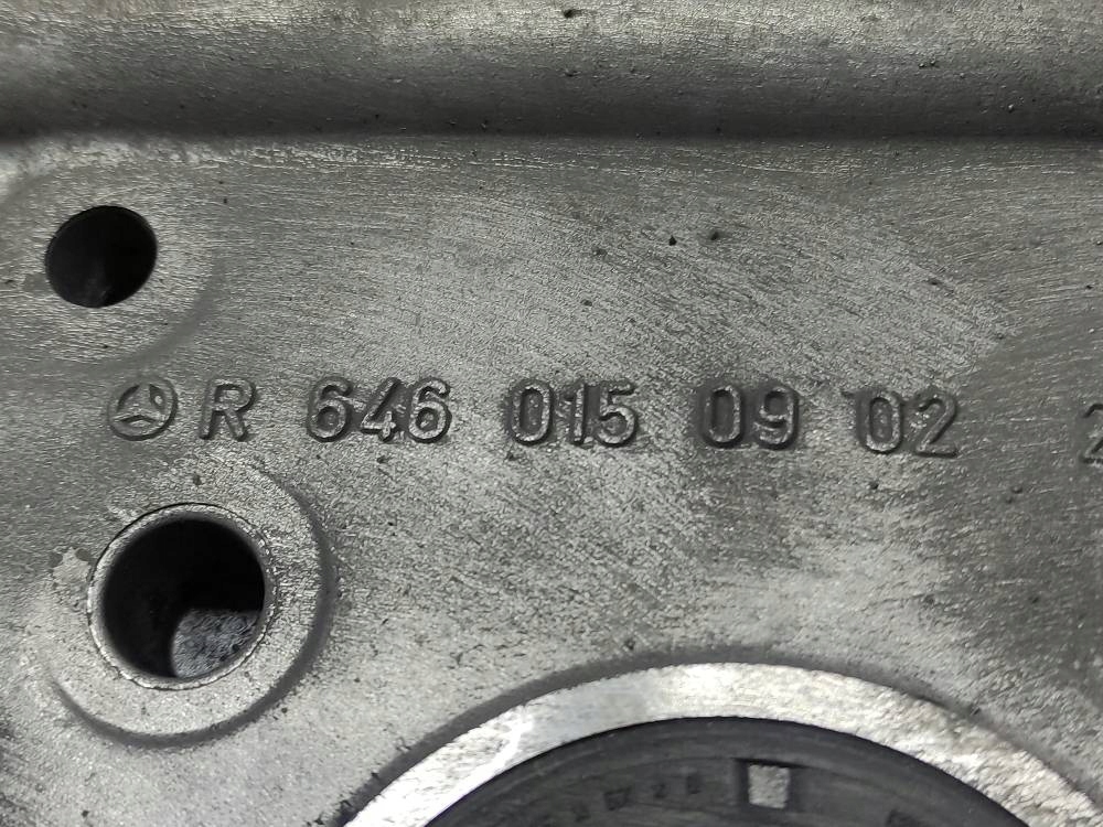 OSŁONA OBUDOWA ROZRZĄDU W211 E200 CDI R6460150902 Typ silnika Diesel