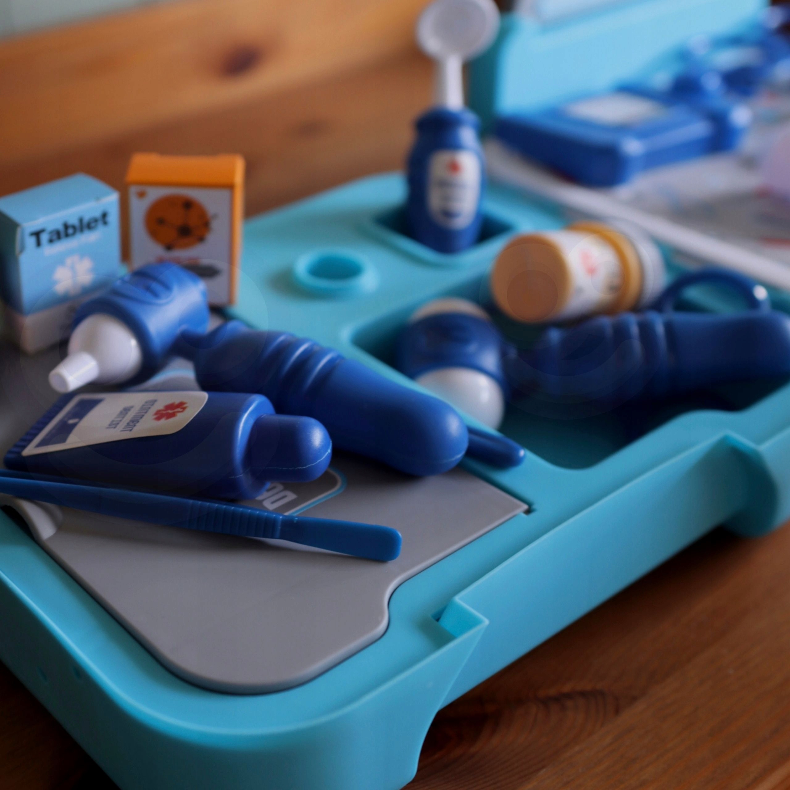 MAŁY DOKTOR ZESTAW MAŁEGO LEKARZA DENTYSTY W WALIZCE 3w1 DLA DZIECI WOOPIE Płeć chłopcy dziewczynki