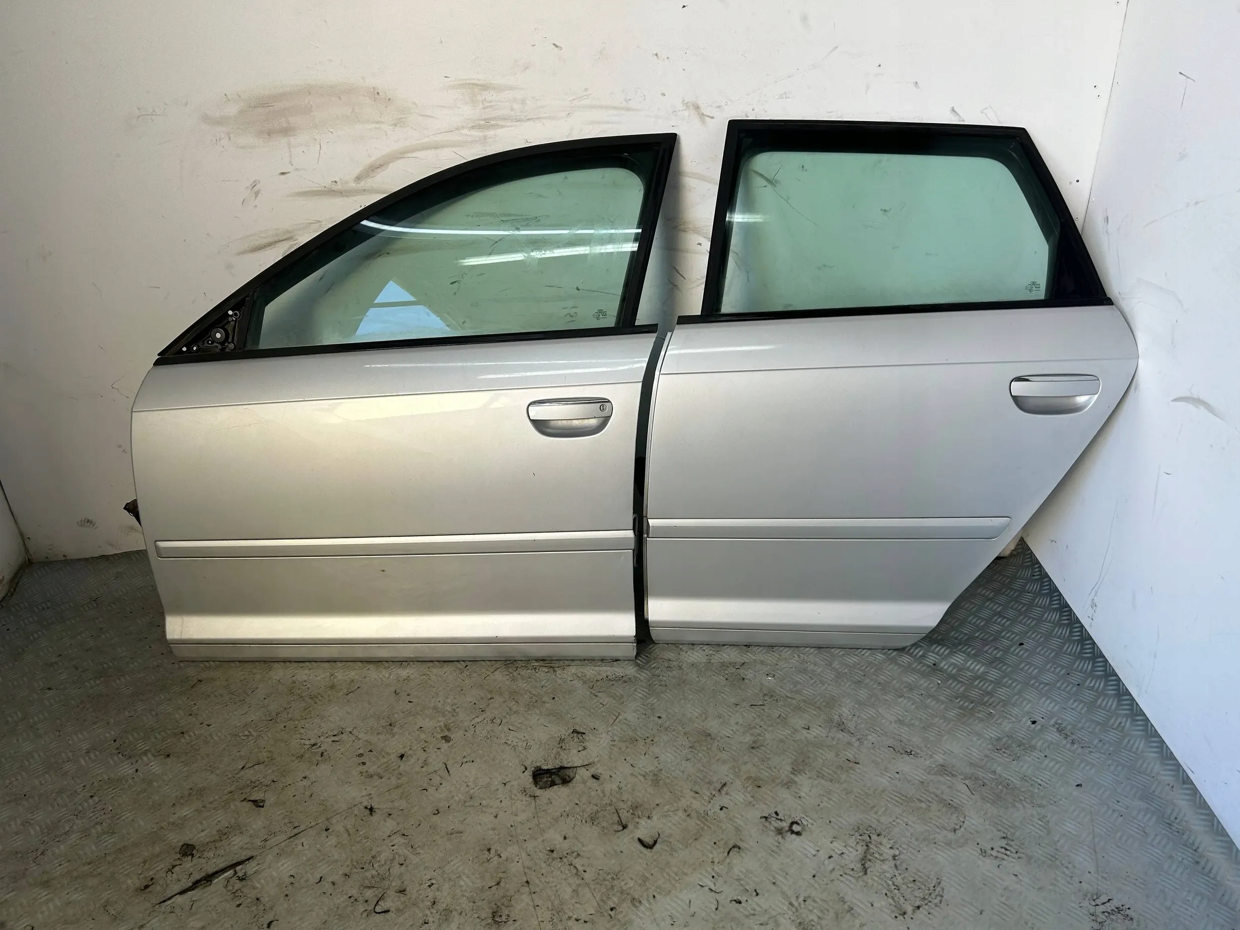 ДВЕРИ ЛЕВЫЙ ПЕРЕД ЗАД. AUDI A3p РЕСТАЙЛИНГ SPORTBACK Lx7w ЕВРОПА