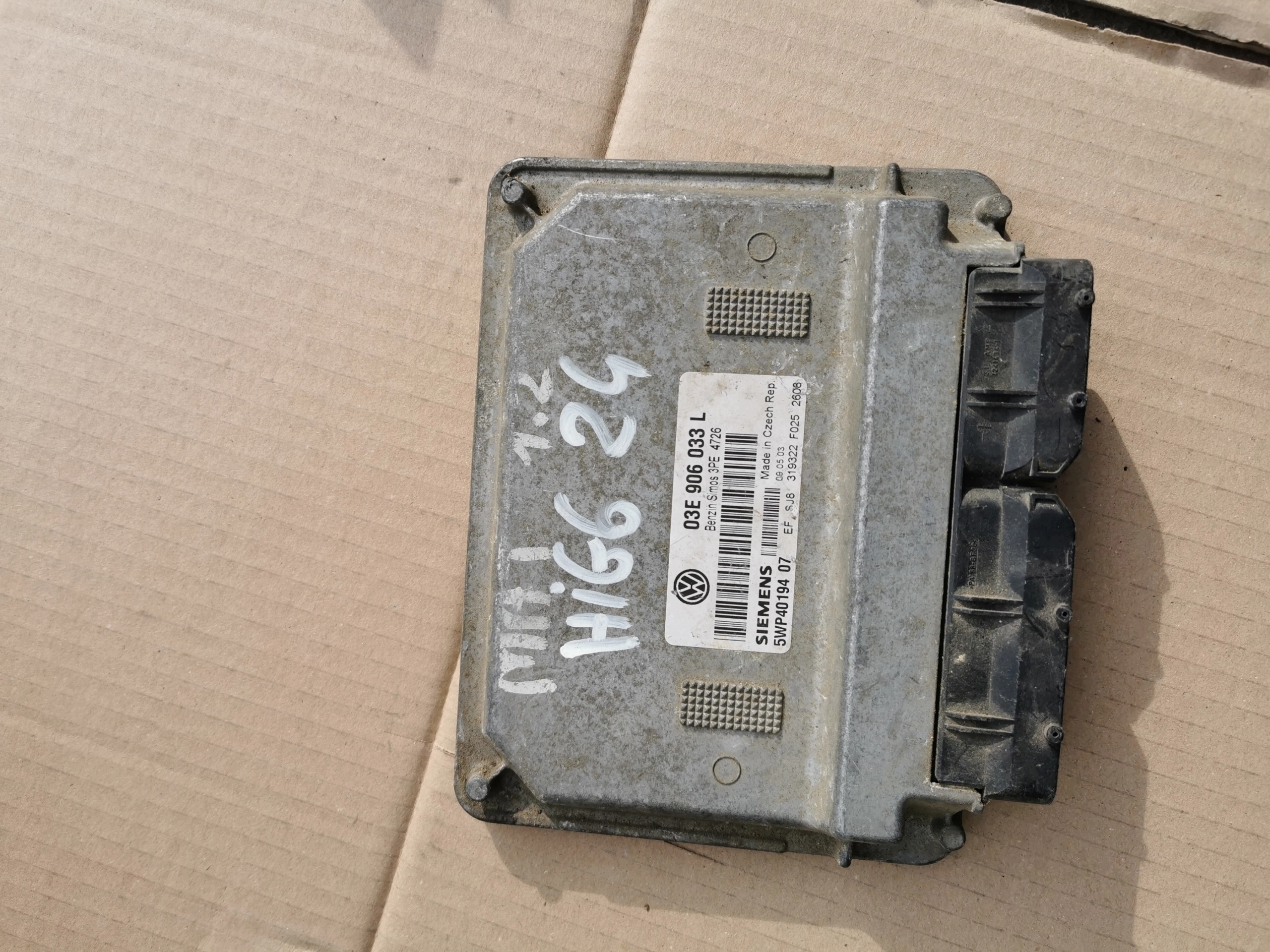 VW POLO 1.2 BEN bedienteil des motors ECU 03E906033L 5WP4019407