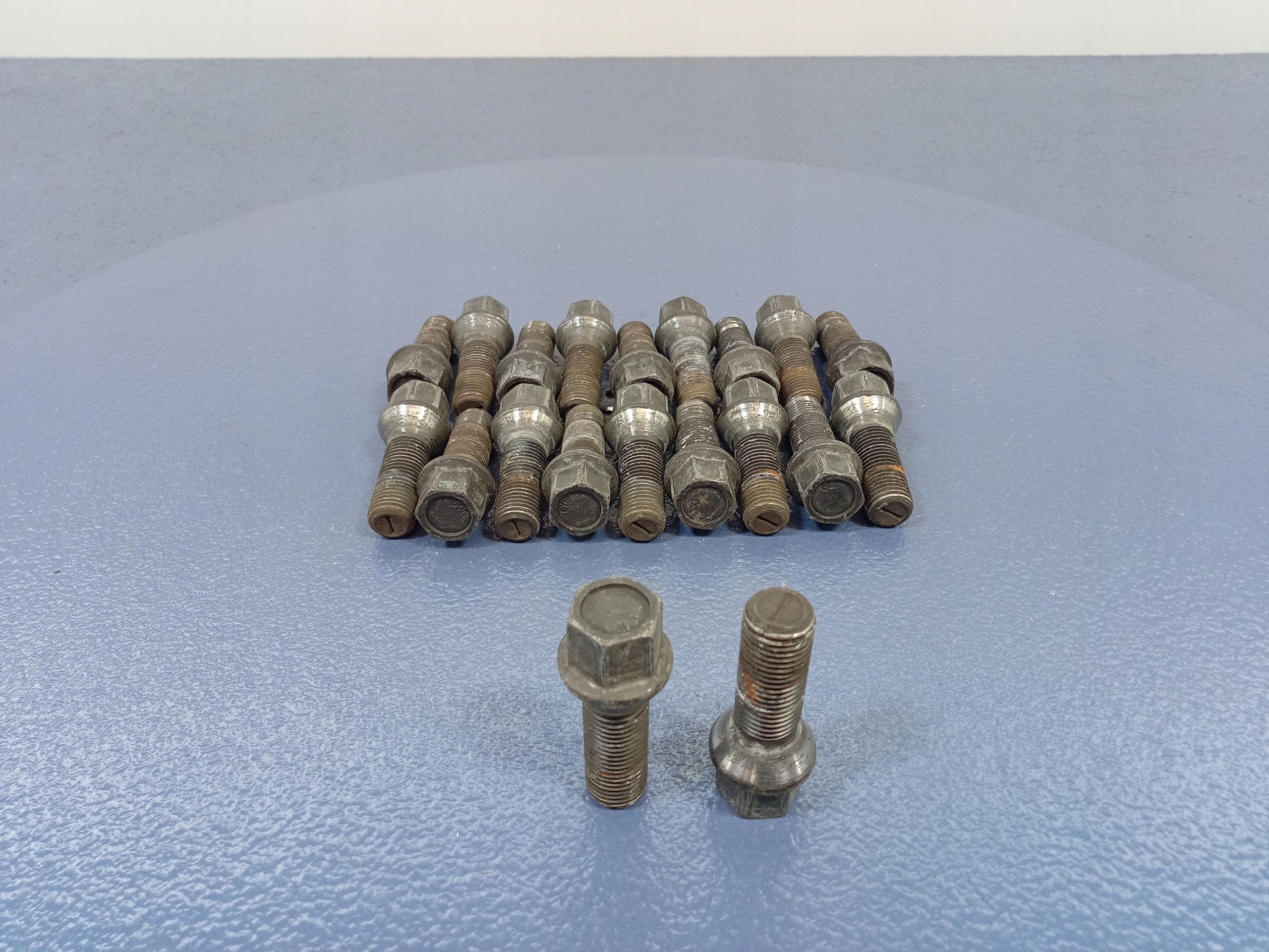 CAYENNE II 7P5 КОЛІСНІ БОЛТИ 14X1. 5 ПОВНИЙ КОМПЛЕКТ