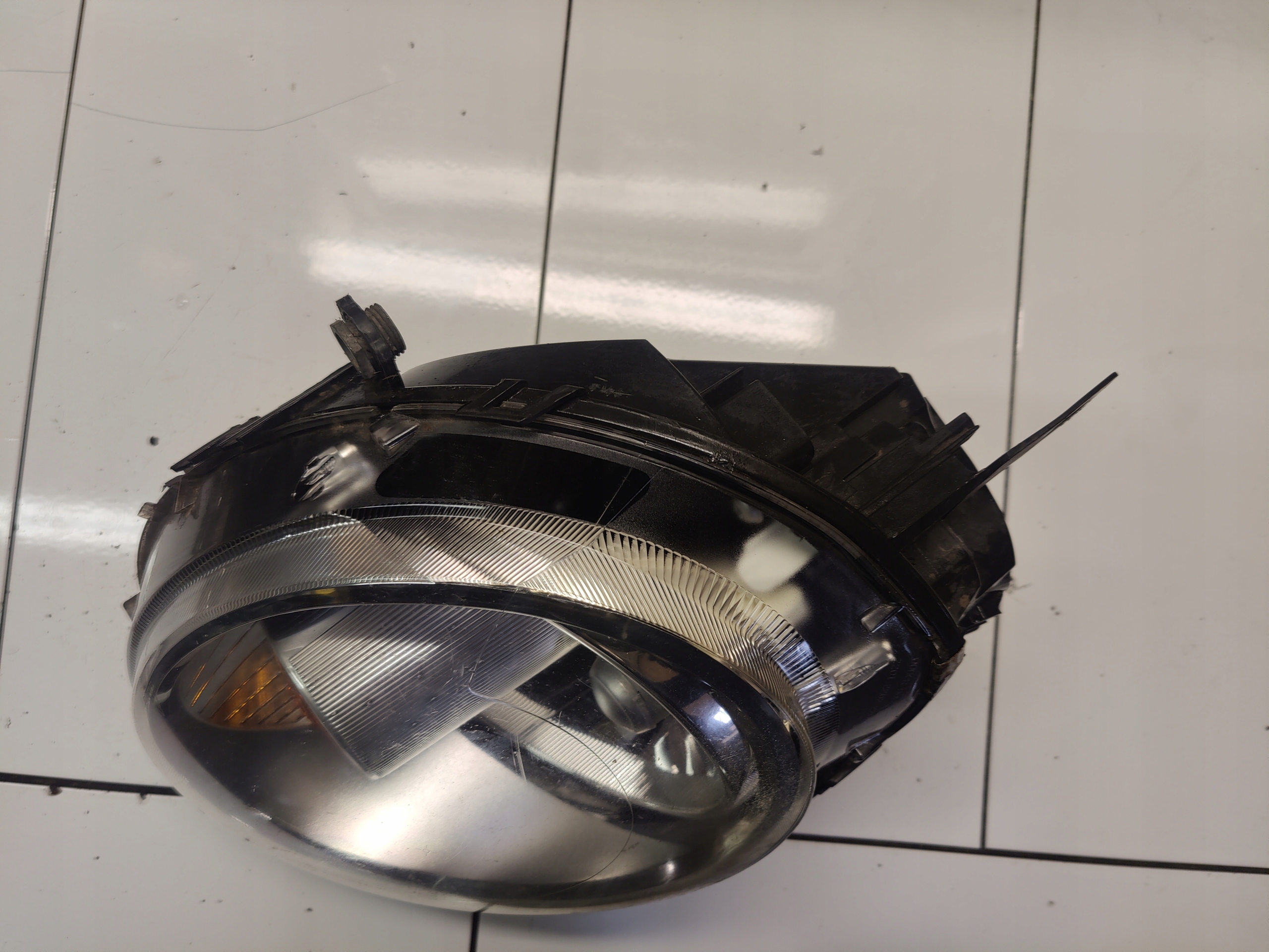 MINI COOPER R56 light right front front UK ANGLIA 0301225702