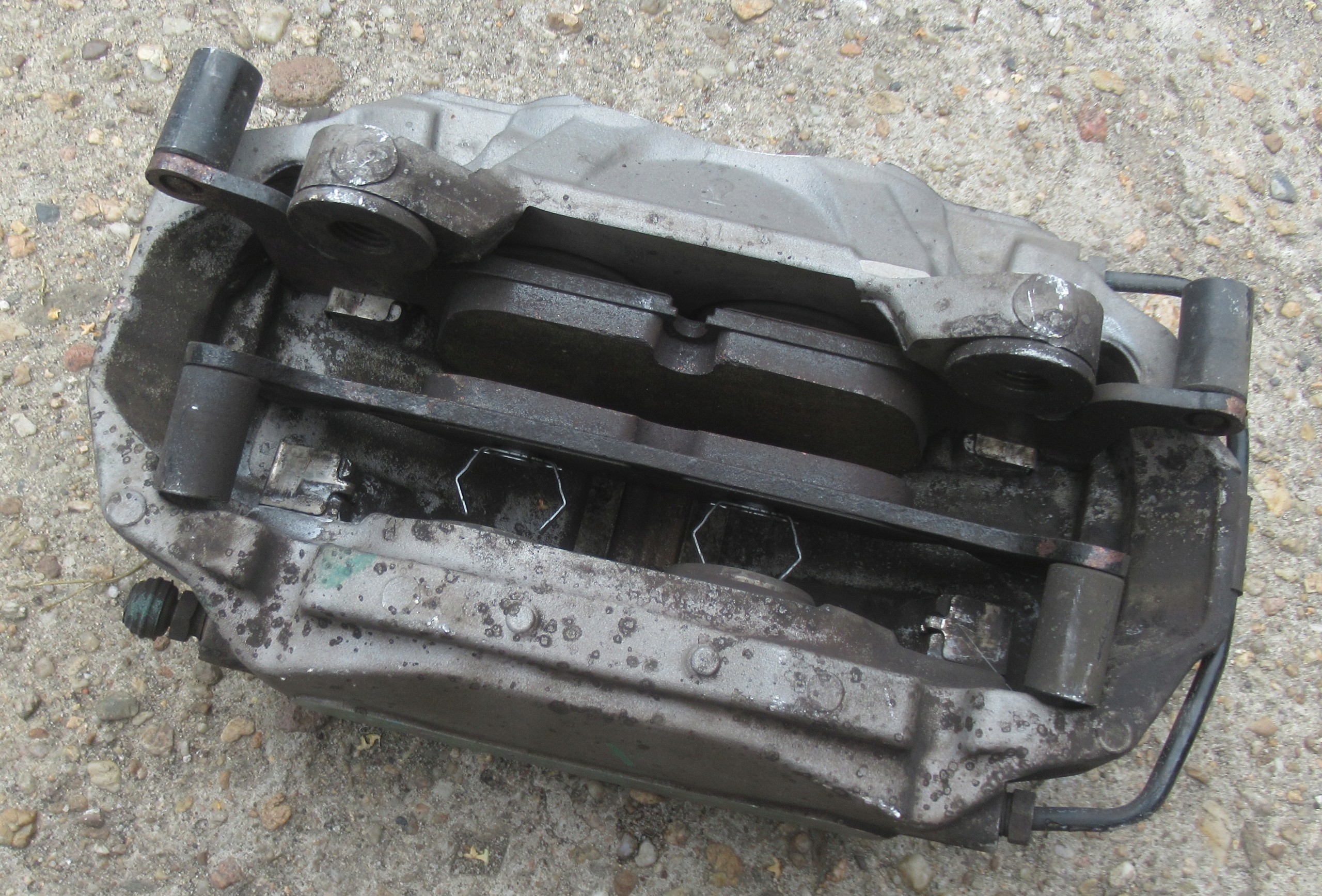 AUDI A4 B9 3.0 TDI 18R caliper brake right front