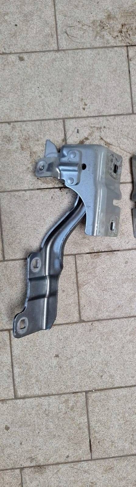 hinge bonnets front side right Renault Megane V E-Tech