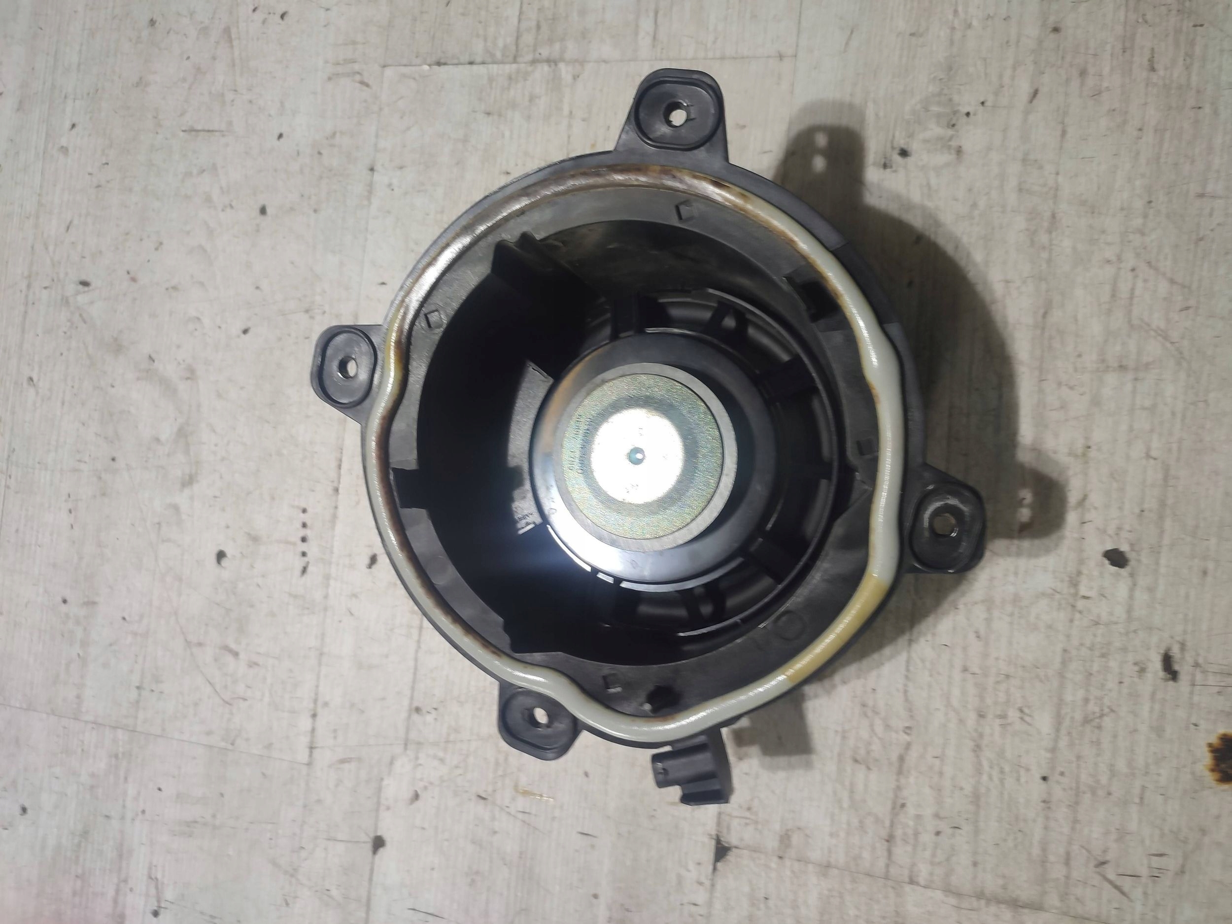Peugeot 2008 II 2020 front side left speaker door przednich