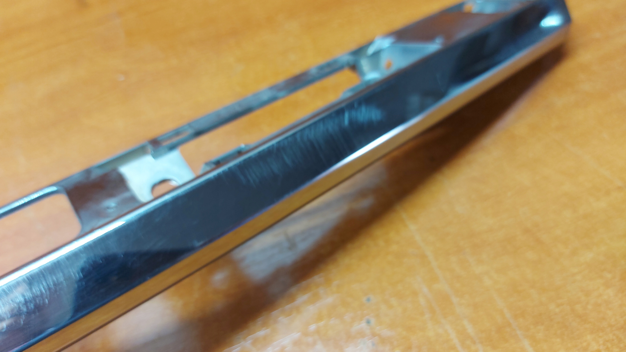 Couverture du capot Arrière Arrière CHROM TOYOTA COROLLA E21 Berline 19