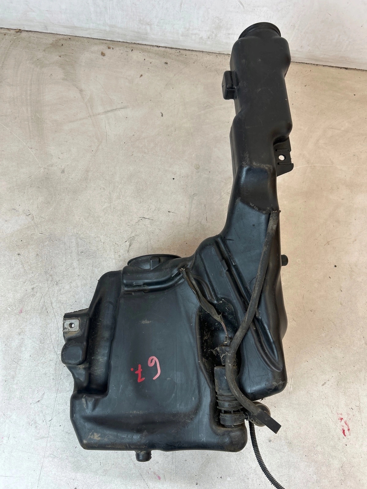 washer fluid tank pump Mercedes W204 C klasa