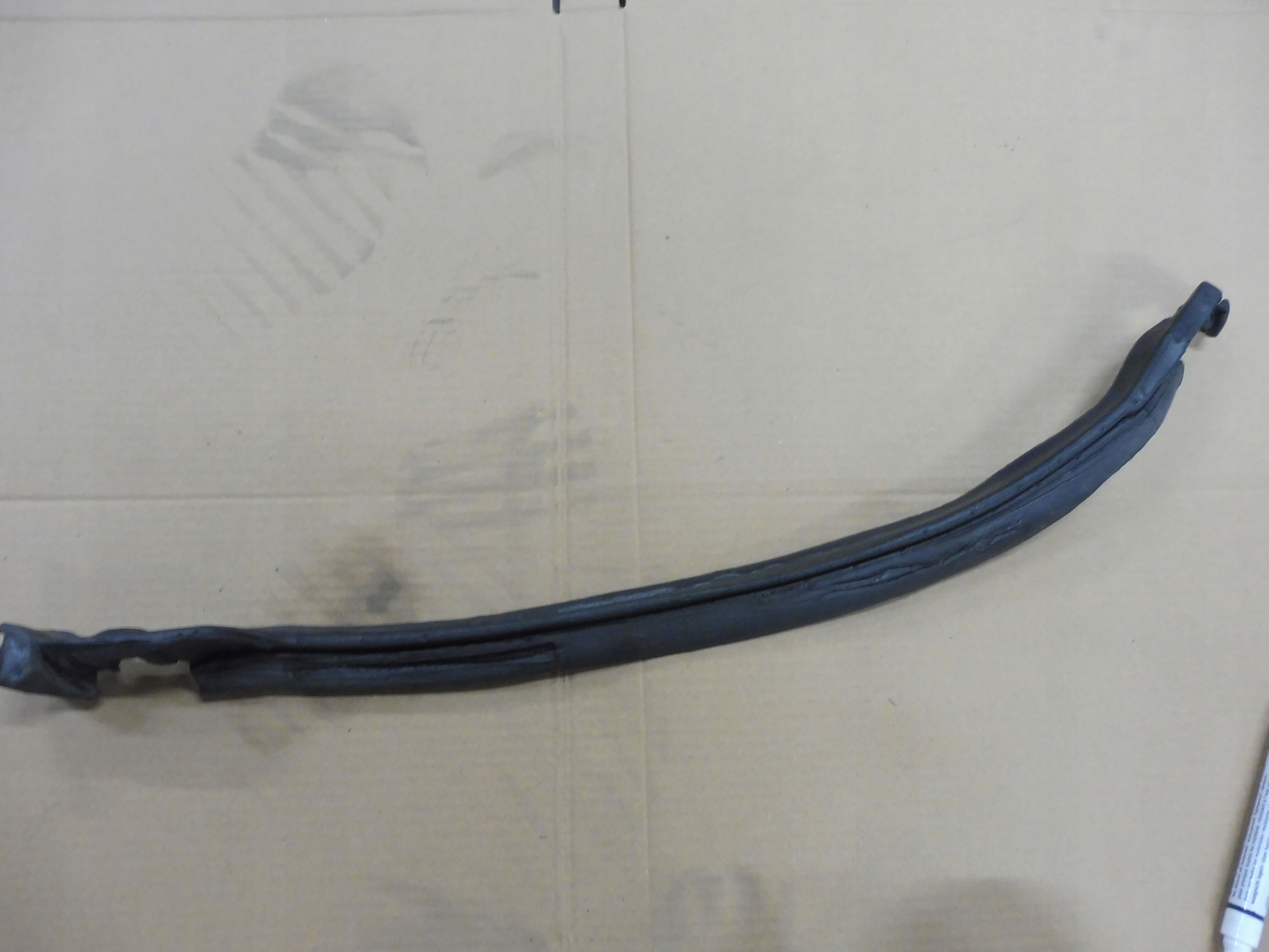 Bmw F30 F31 uszczelka ściany bocznej błotnika prawa 7391070