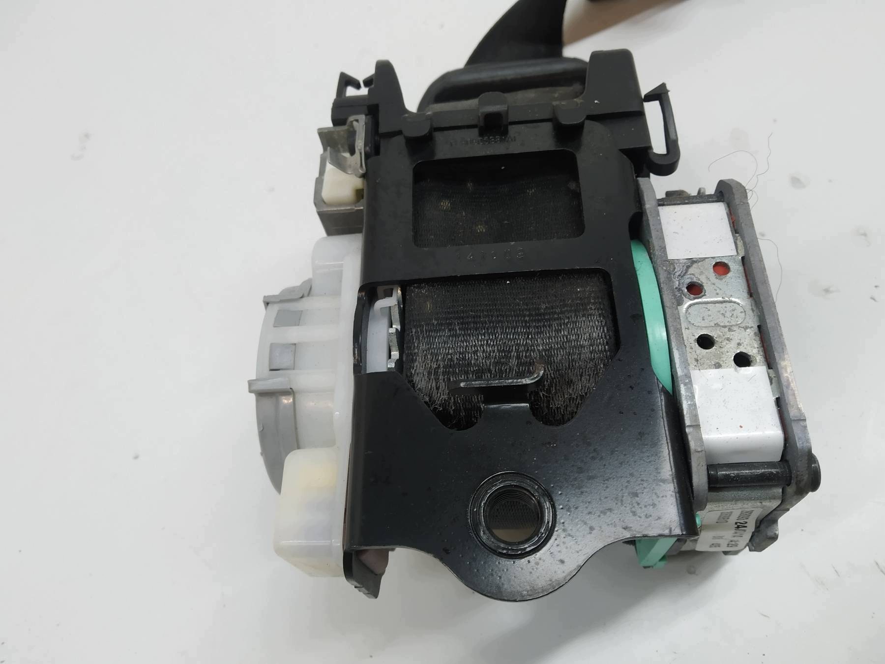 tension belt safety left front driver´s 071AH4A2R8 Audi A4 IV (2008-2015) B8