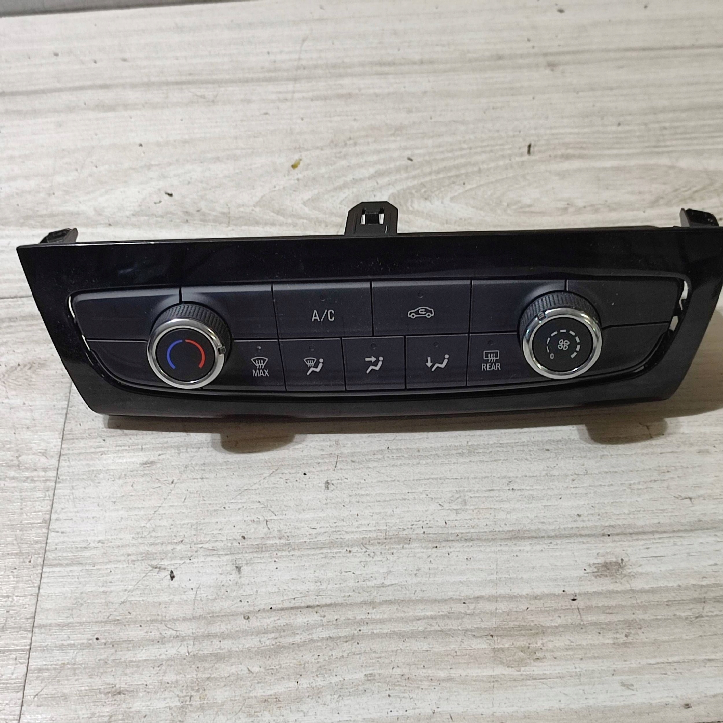 Unite commande clima Opel Corsa F 28636934