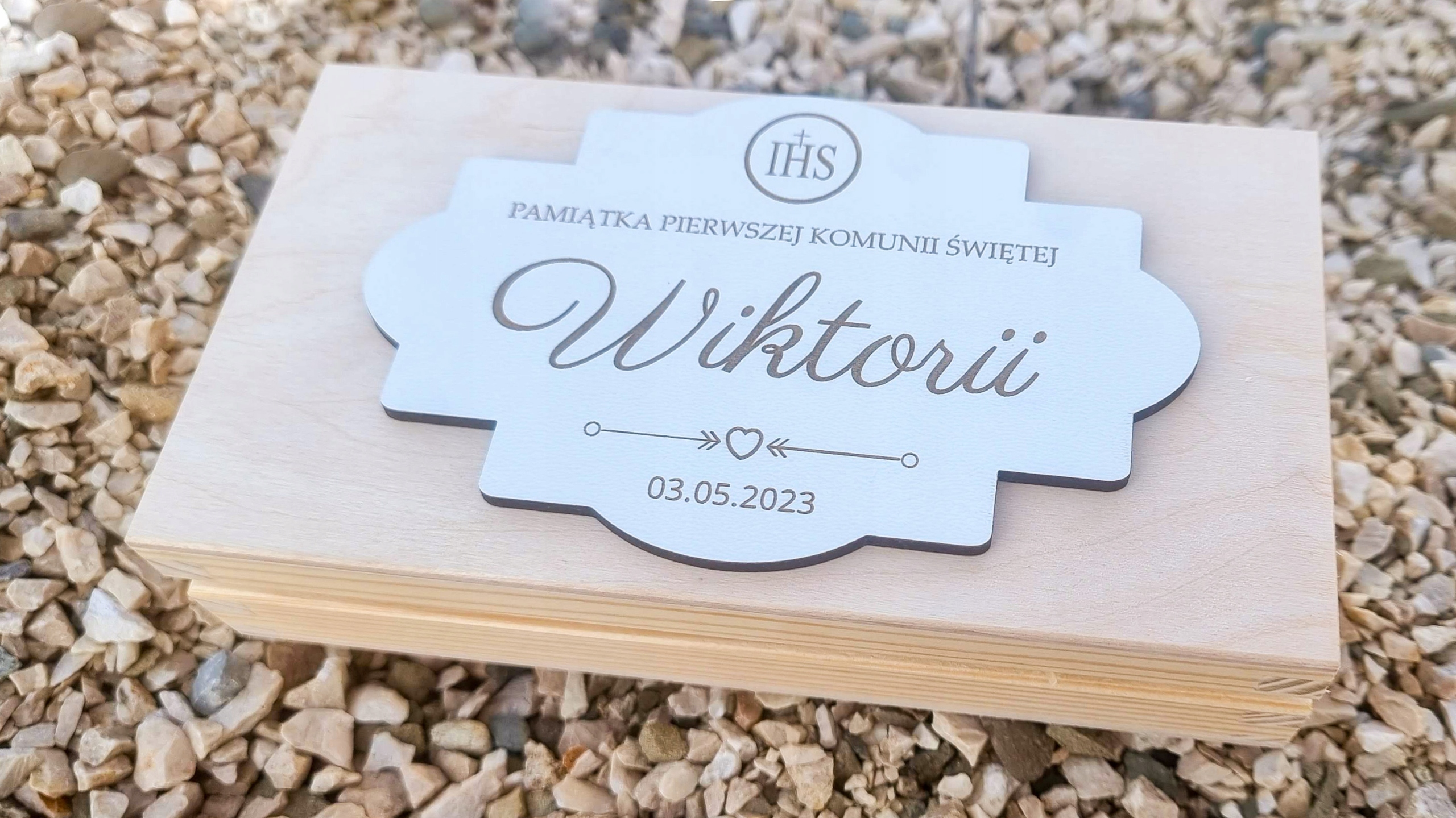 ZESTAW NA PAMIĄTKĘ PIERWSZEJ KOMUNII ŚWIĘTEJ PUDEŁKO NA PIENIĄDZE KOMUNIA Długość 10 cm