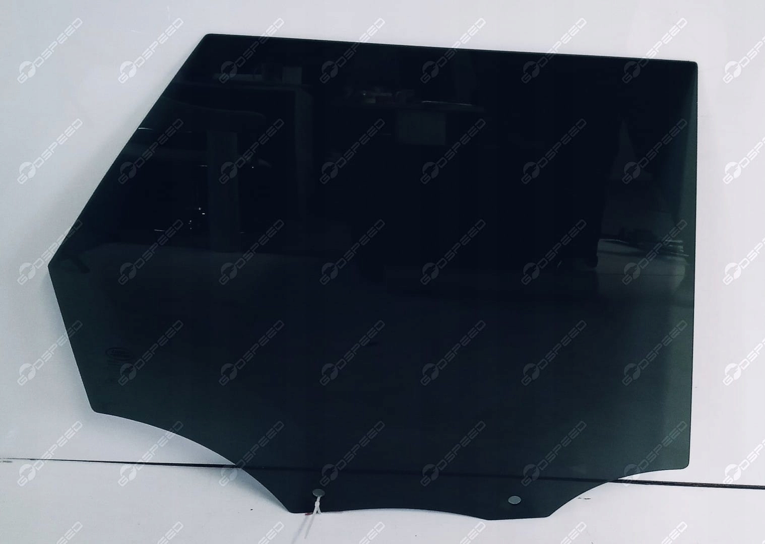 LR082925 - БОКОВОЕ СТЕКЛО ПРАВОЕ ЗАДНЕЕ LAND ROVER DISCOVERY 5