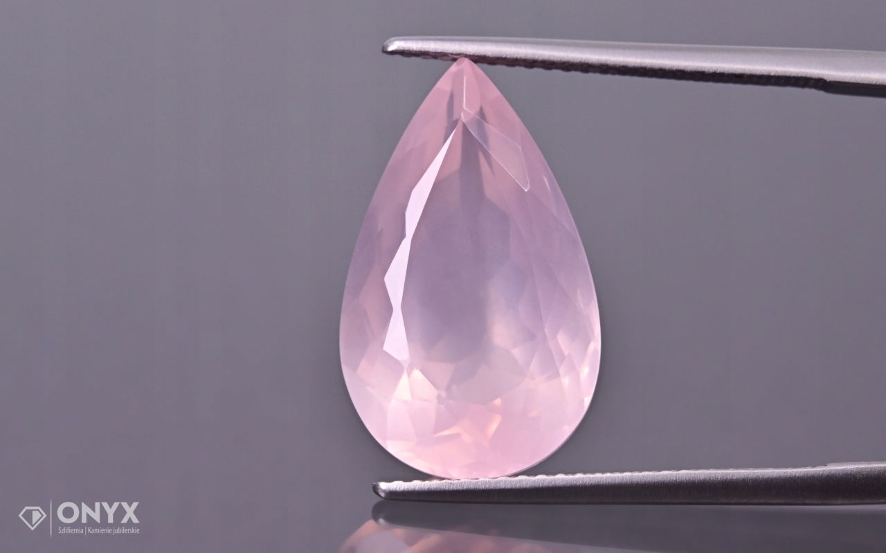 Růženín fazetovaná slza 19x11,5 mm