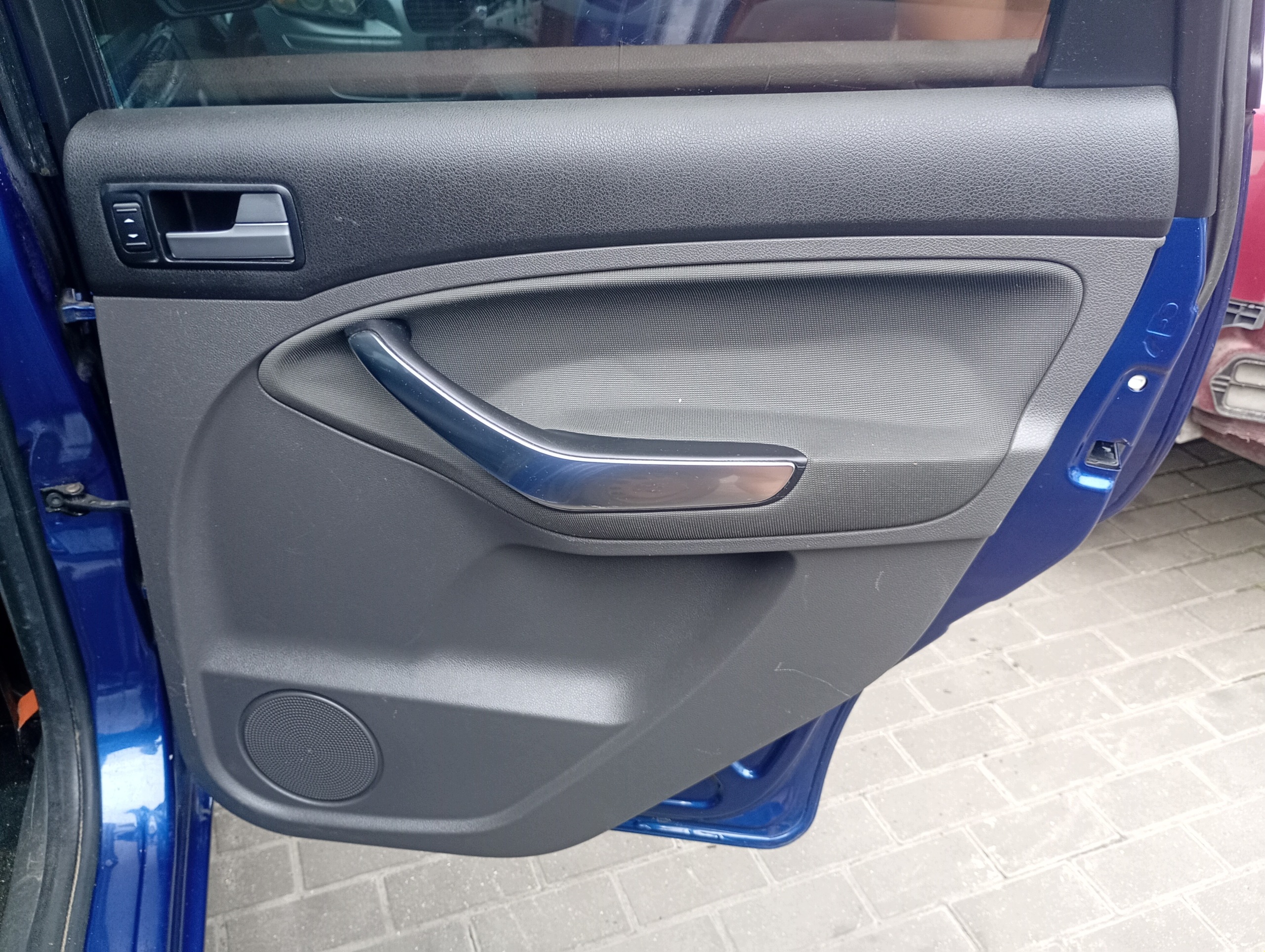 upholstery side right rear part Ford C-MAX 1 and FL 08-11