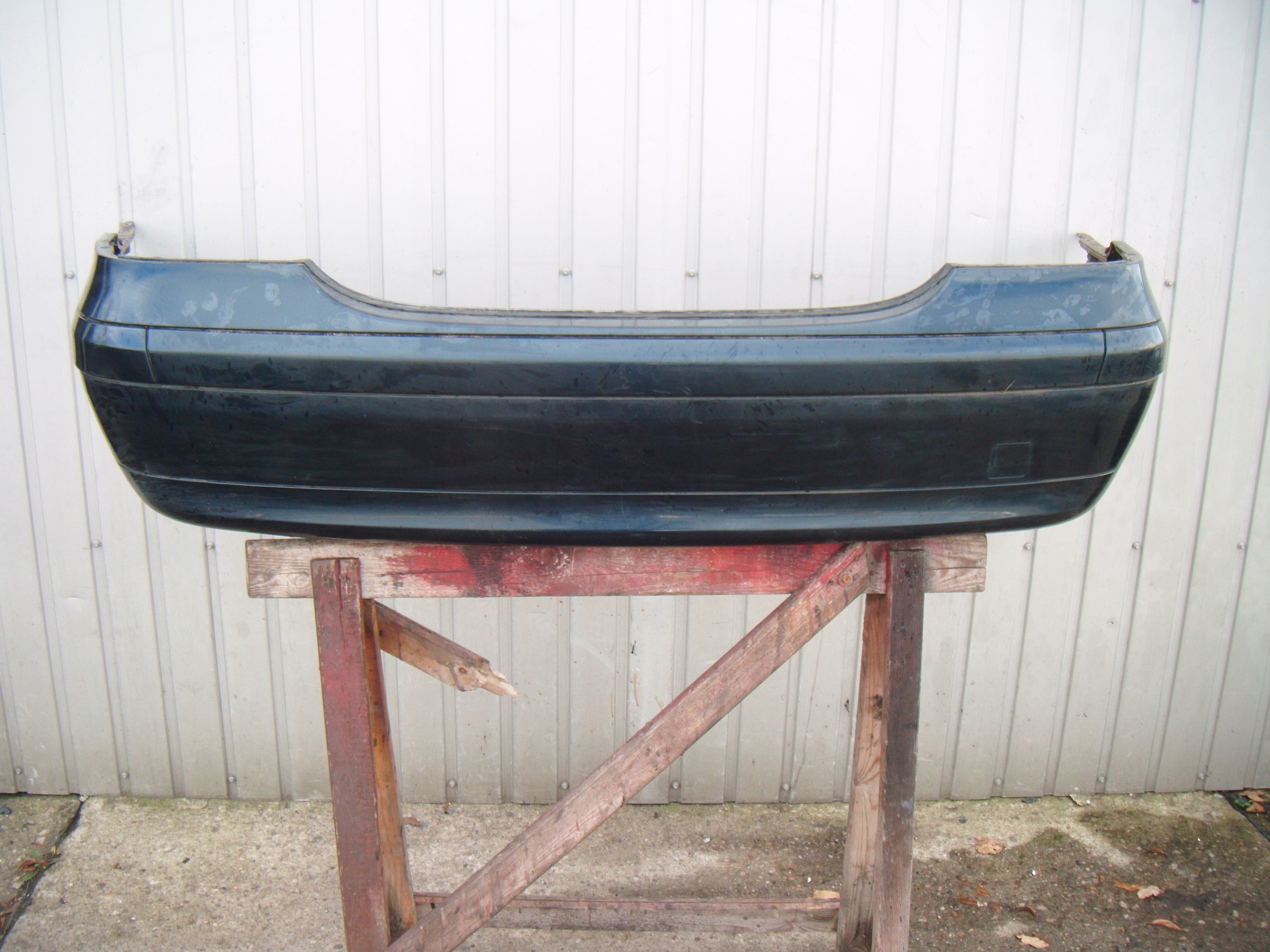 MERCEDES C KLASA W203 SEDAN ZDERZAK TYLNY TYŁ 189