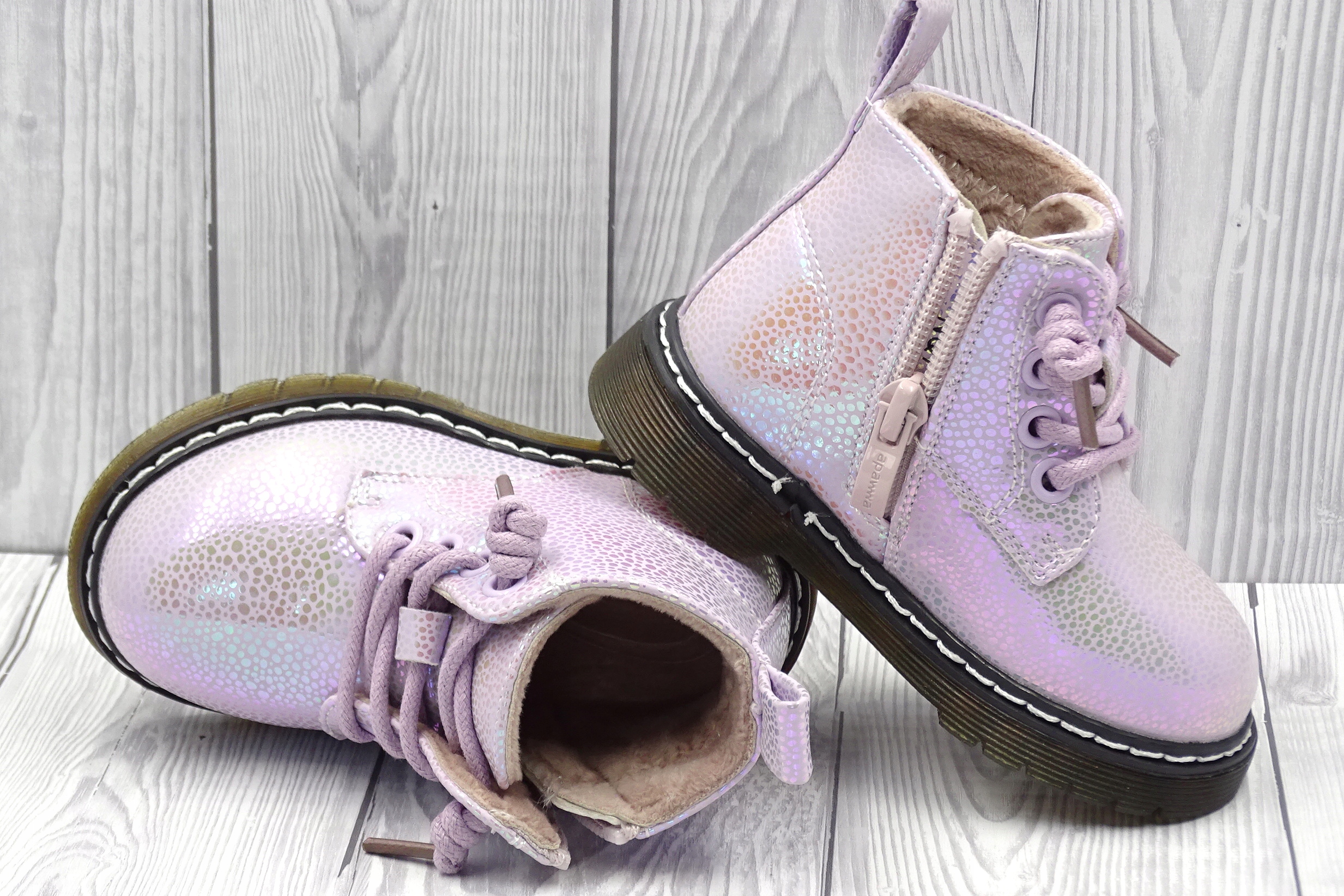 BOTKI DZIEWCZĘCE APAWWA TRZEWIKI fiolet holo 20 Płeć dziewczynki