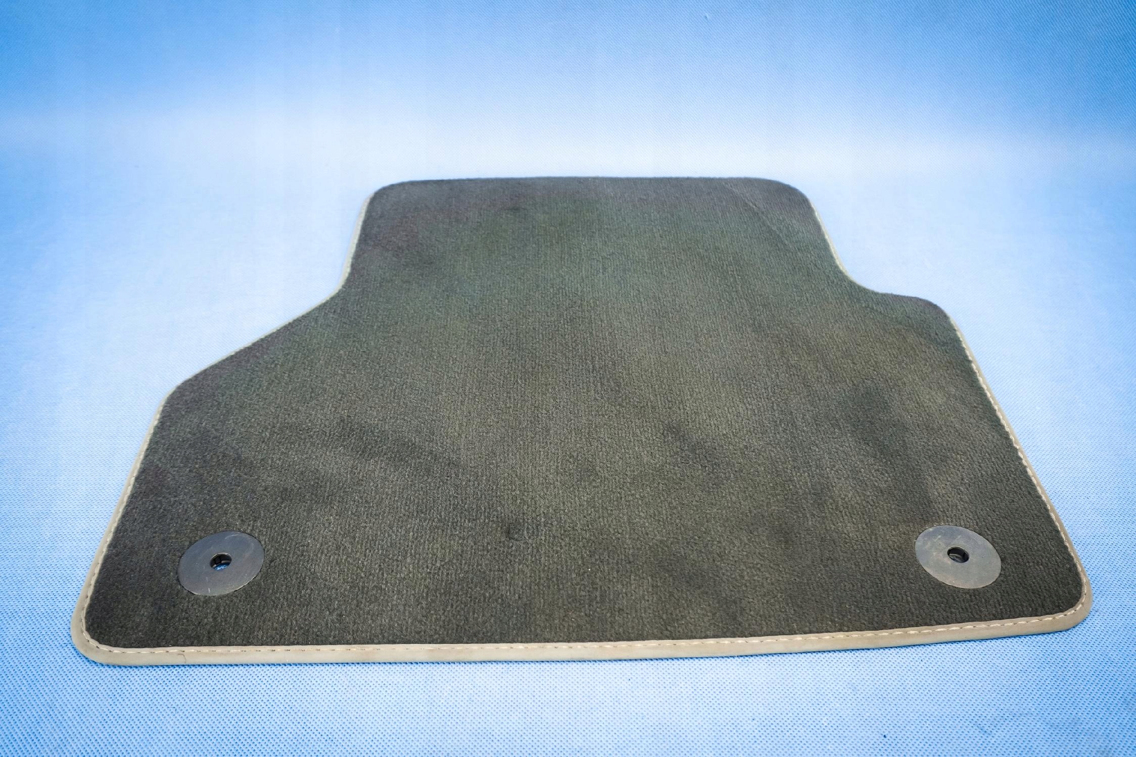 mat right rear part Audi A6 4K A7 4K8 4K0864450 JTV