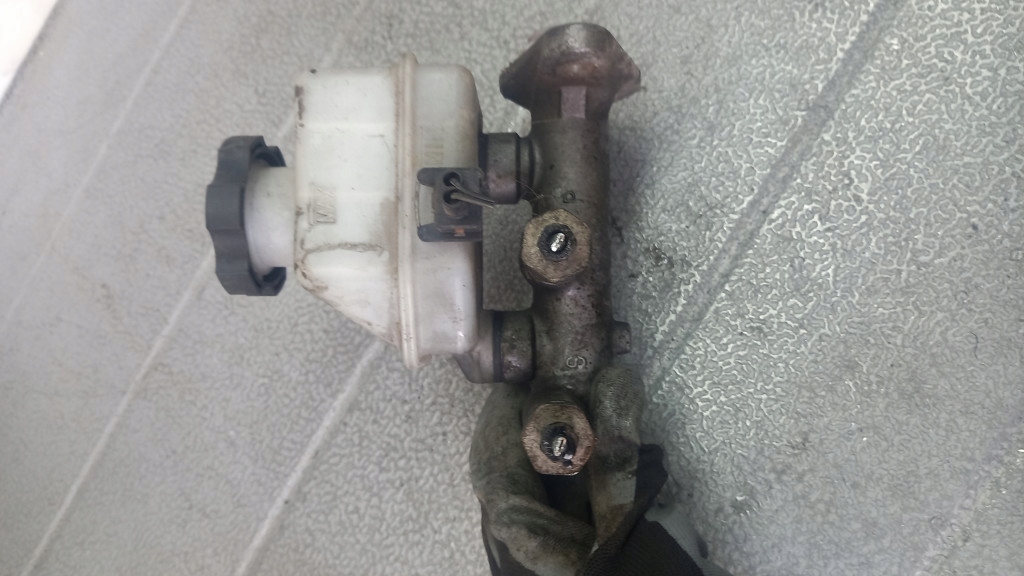 насос Hyundai ACCENT II LC 00R