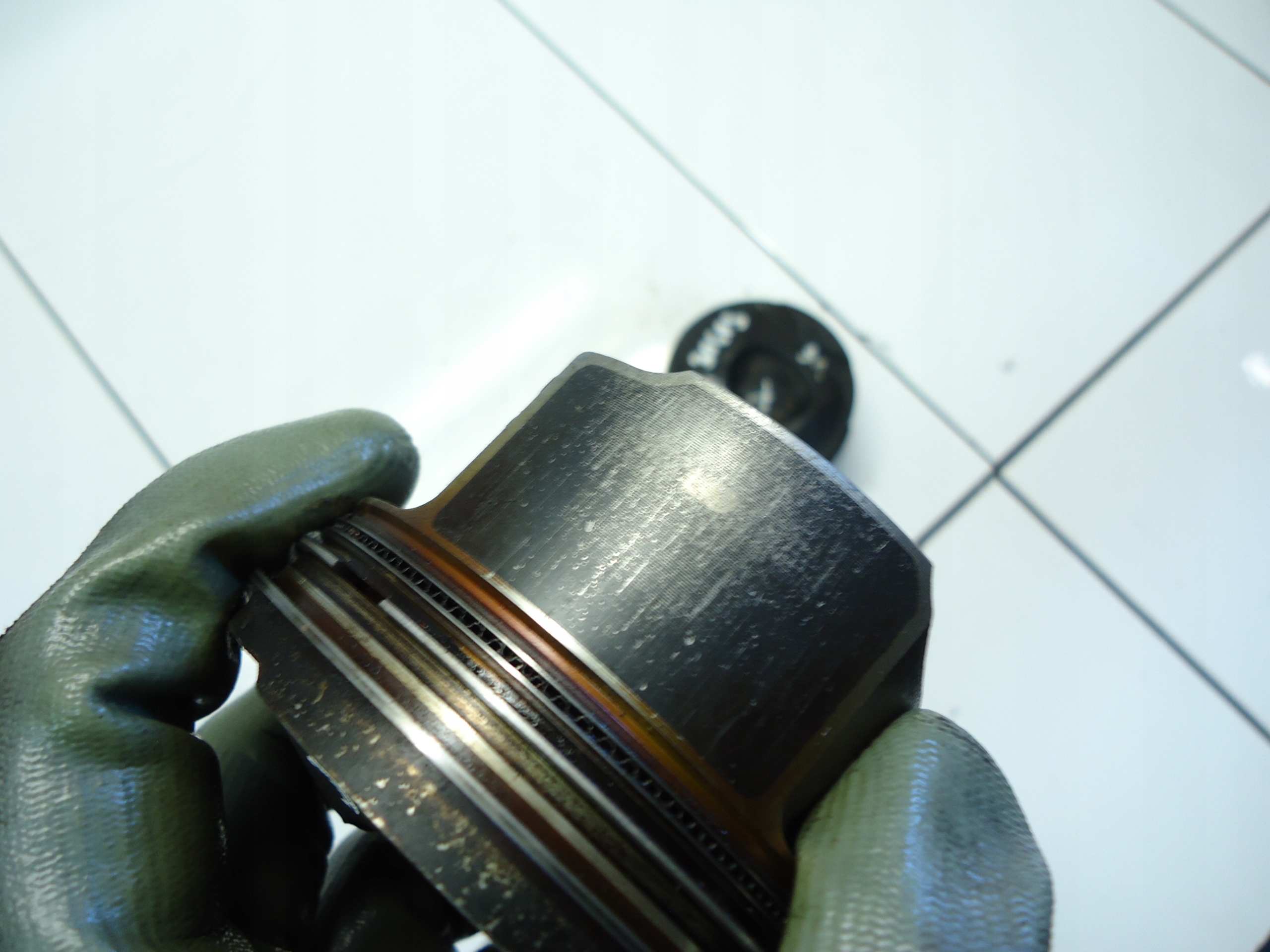 JAGUAR XF 3.0 V6 306PS piston