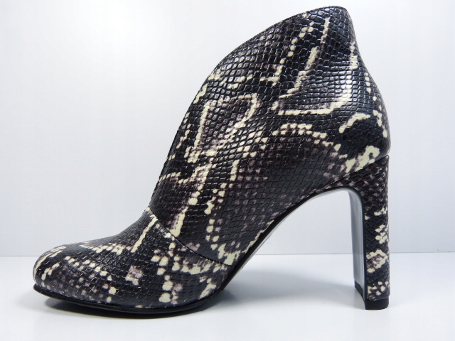 kotníkové boty z hadí kůže, elegantní dámské boty na podpatku, asymetrie Carinii 38